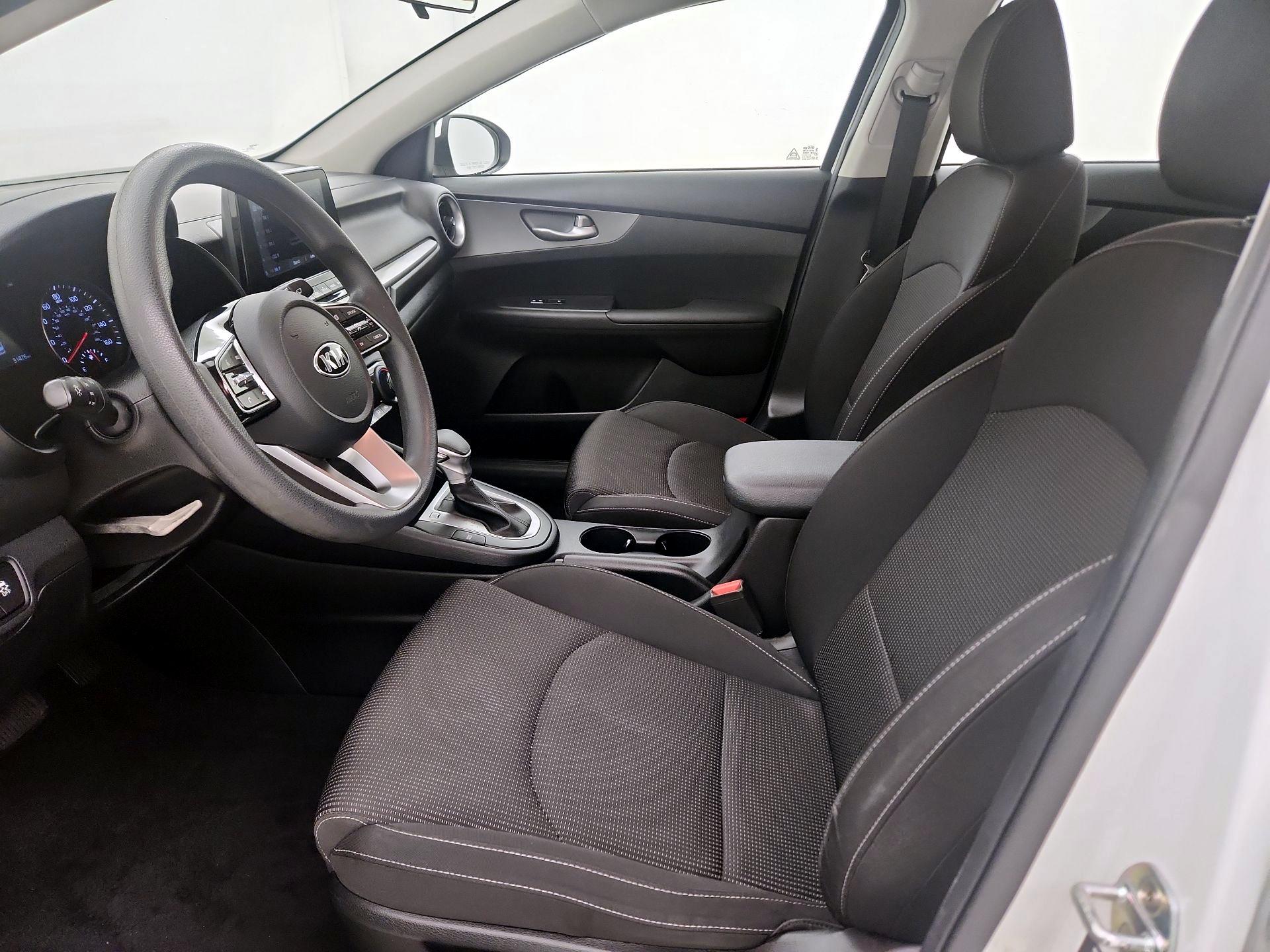 Thumbnail: 2019 Kia Forte - 11