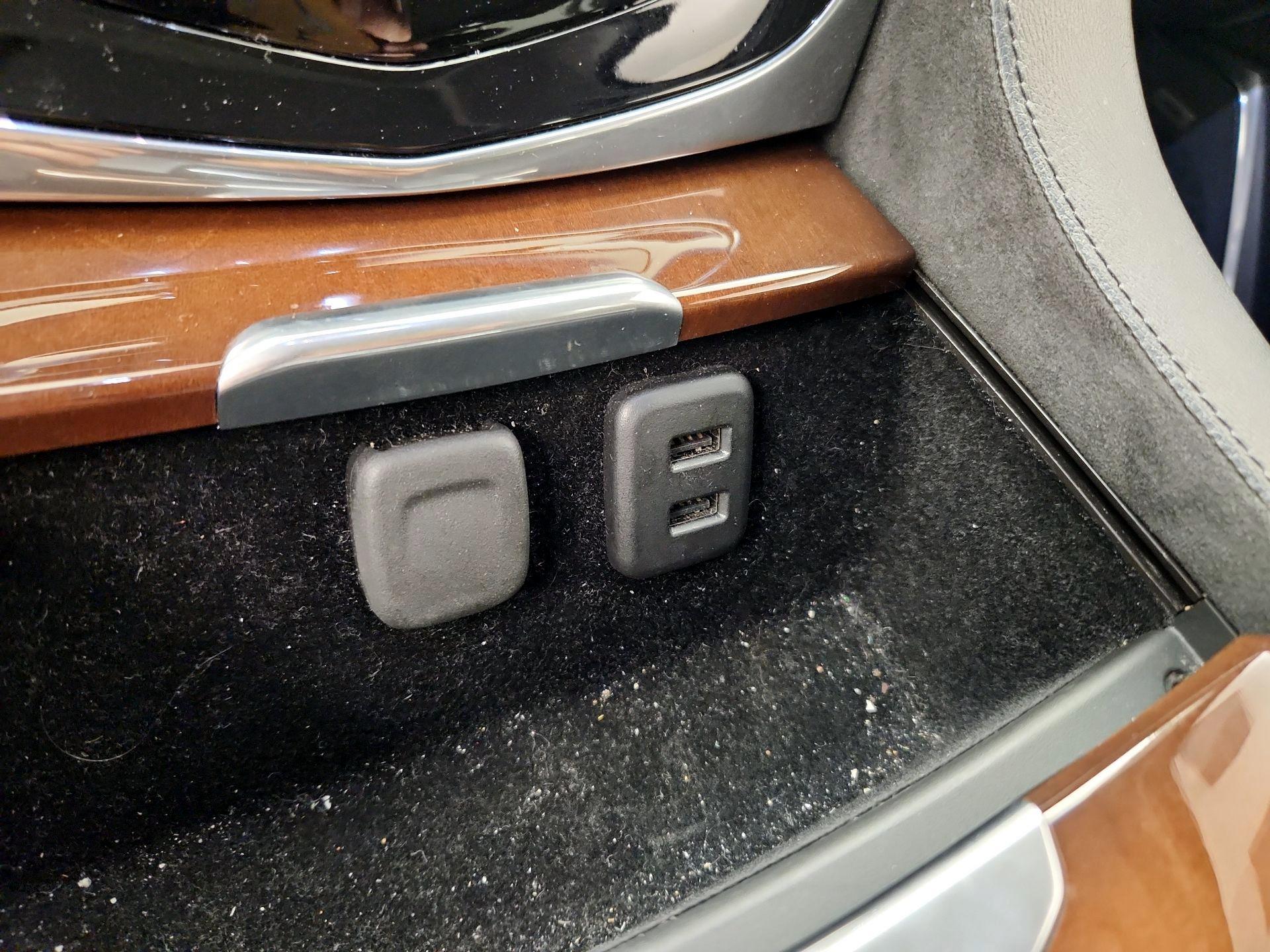 Thumbnail: 2017 Cadillac Escalade - 19