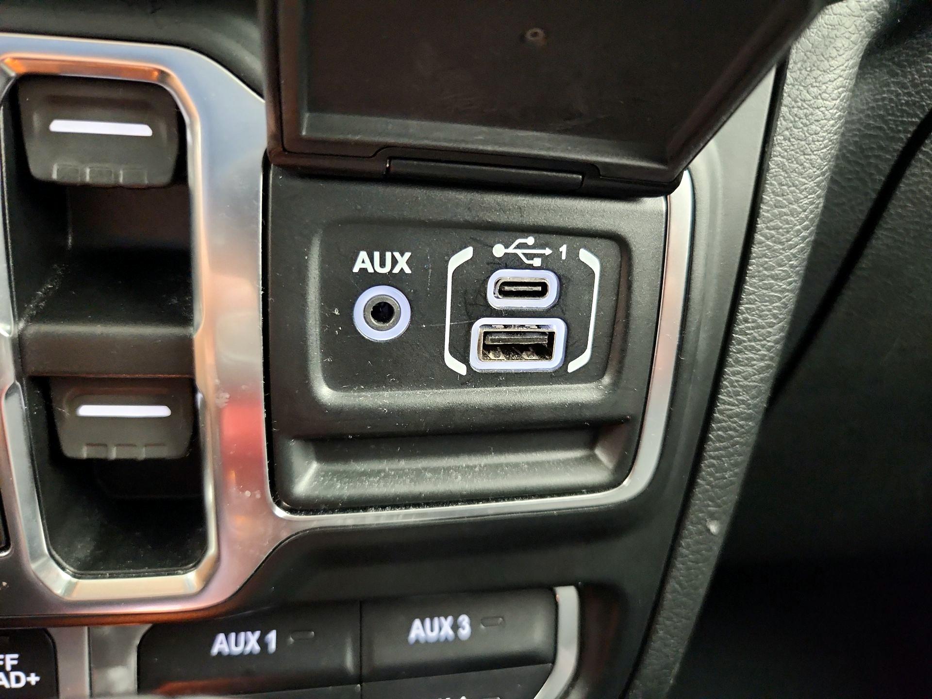 Thumbnail: 2021 Jeep Wrangler - 19