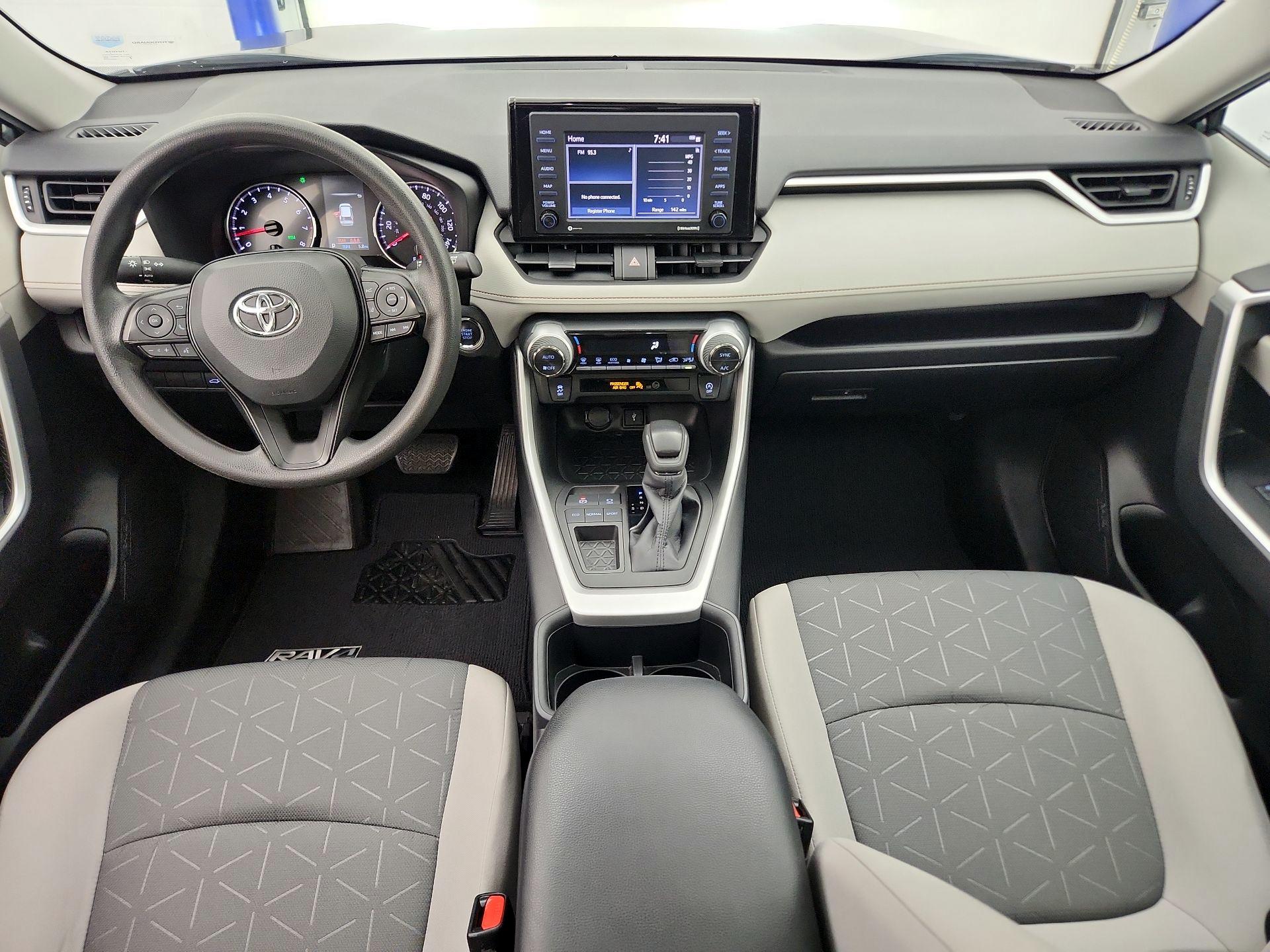 Thumbnail: 2022 Toyota RAV4 - 9