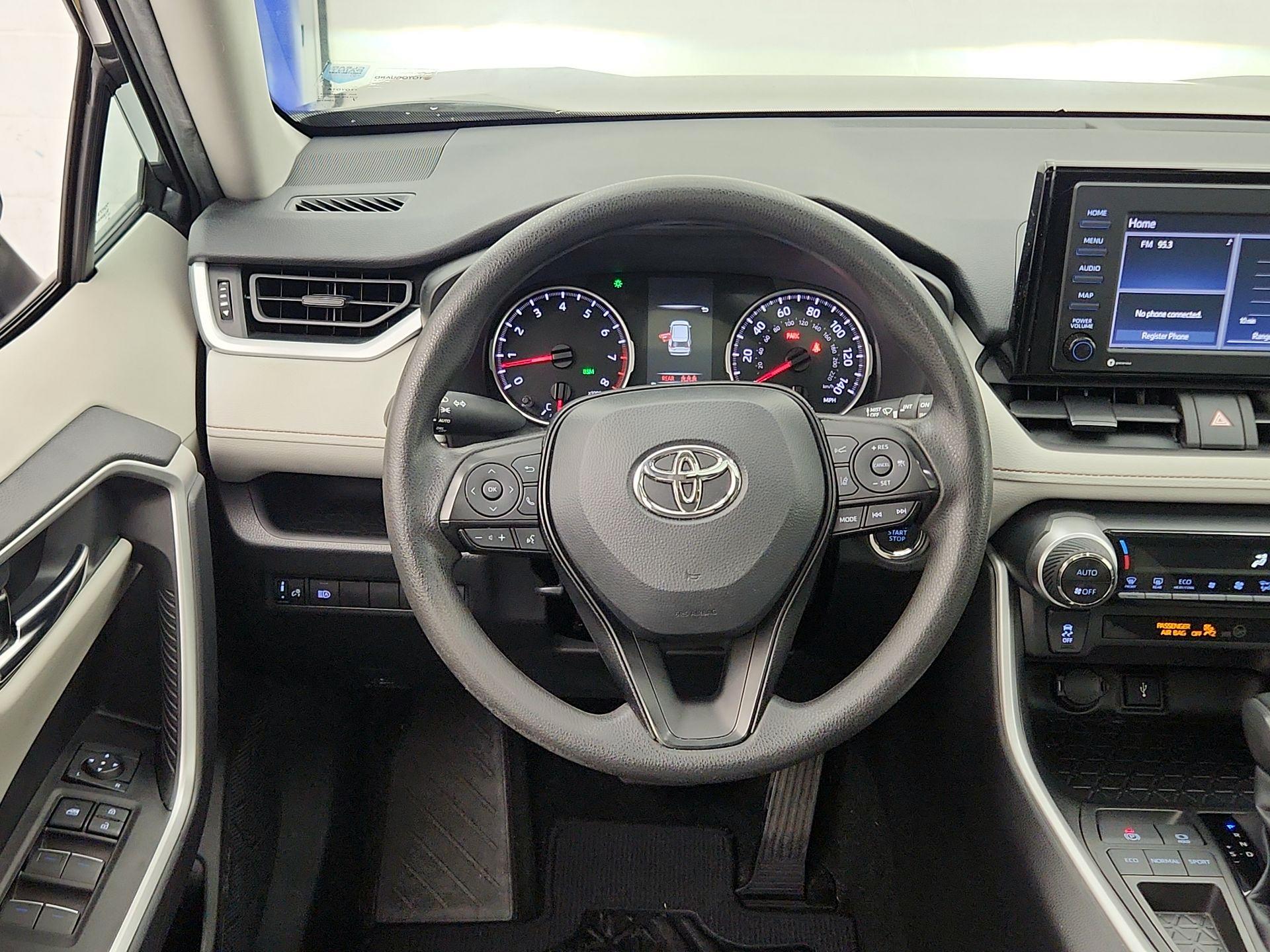 Thumbnail: 2022 Toyota RAV4 - 10