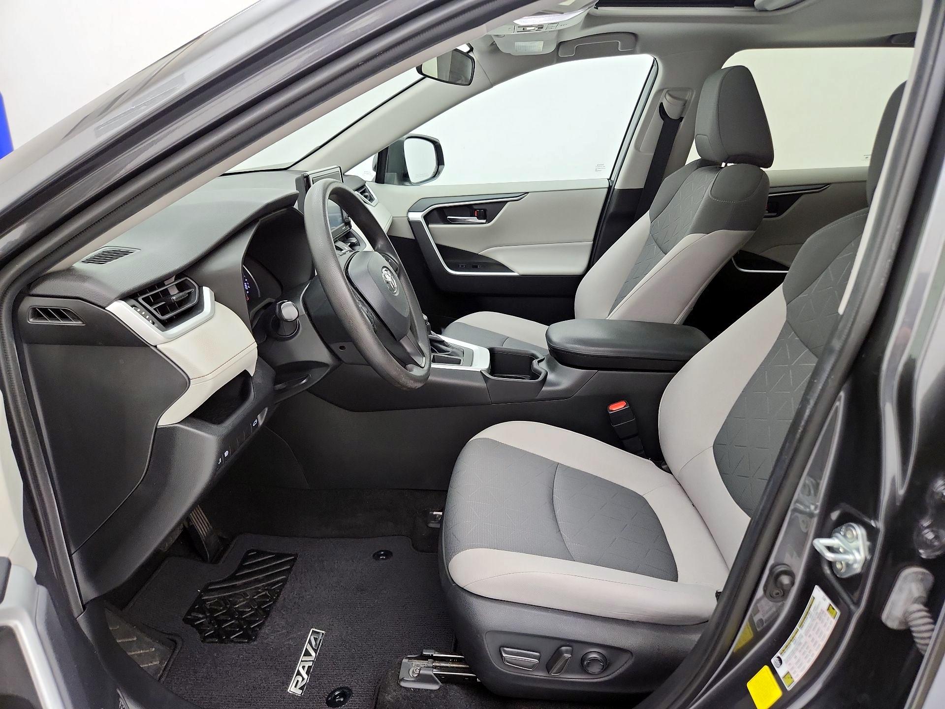 Thumbnail: 2022 Toyota RAV4 - 11