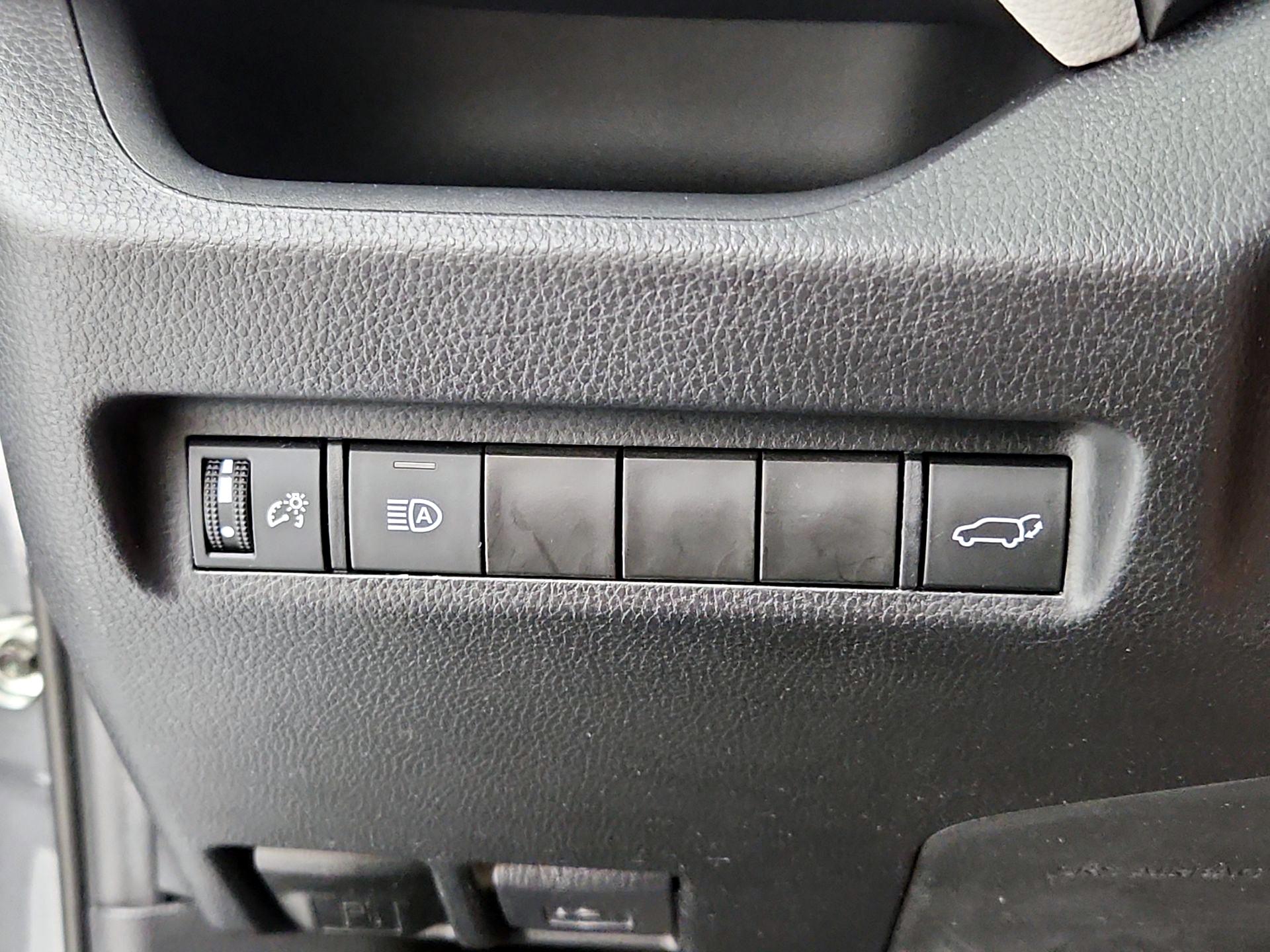 Thumbnail: 2022 Toyota RAV4 - 13