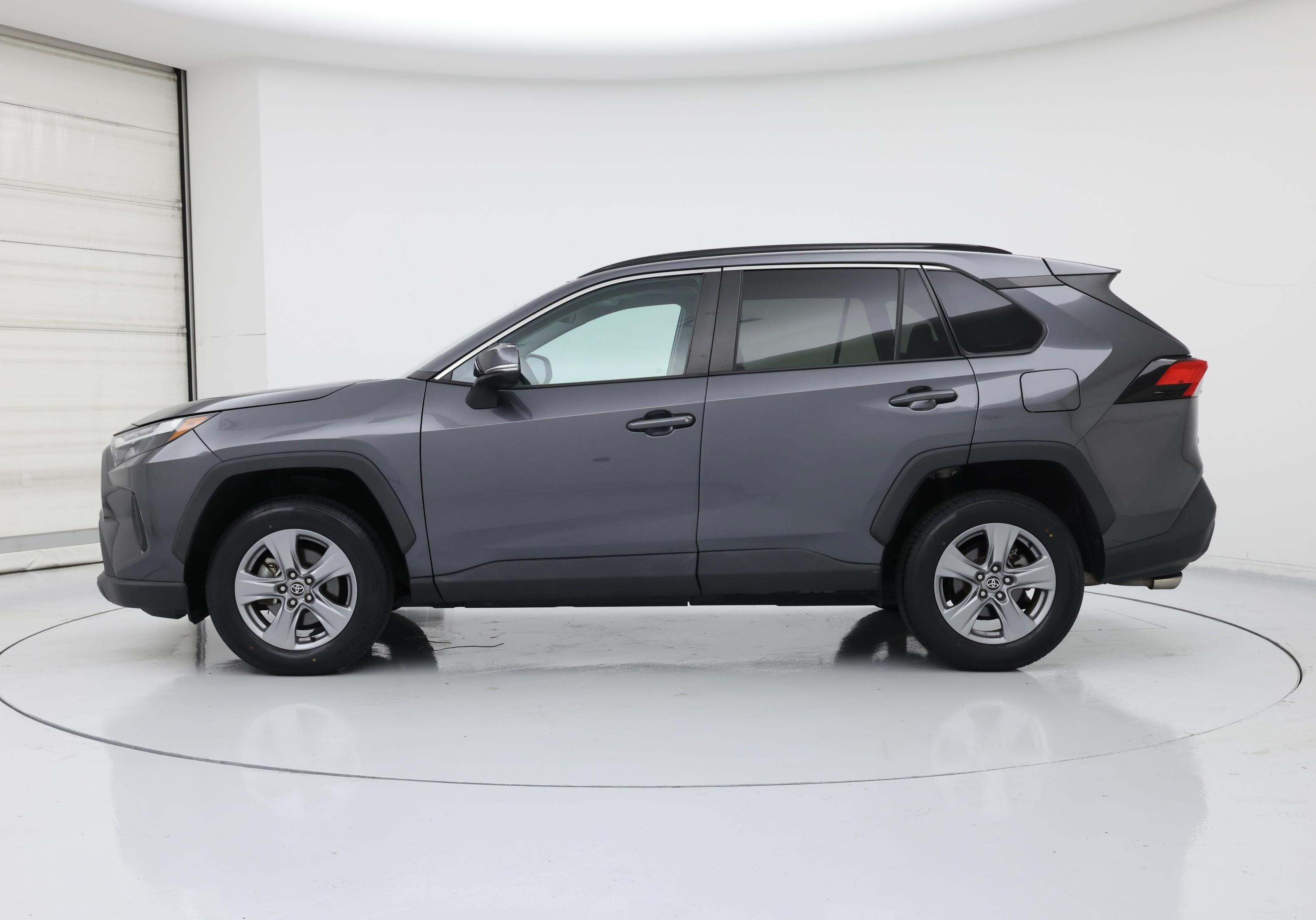 Thumbnail: 2022 Toyota RAV4 - 3