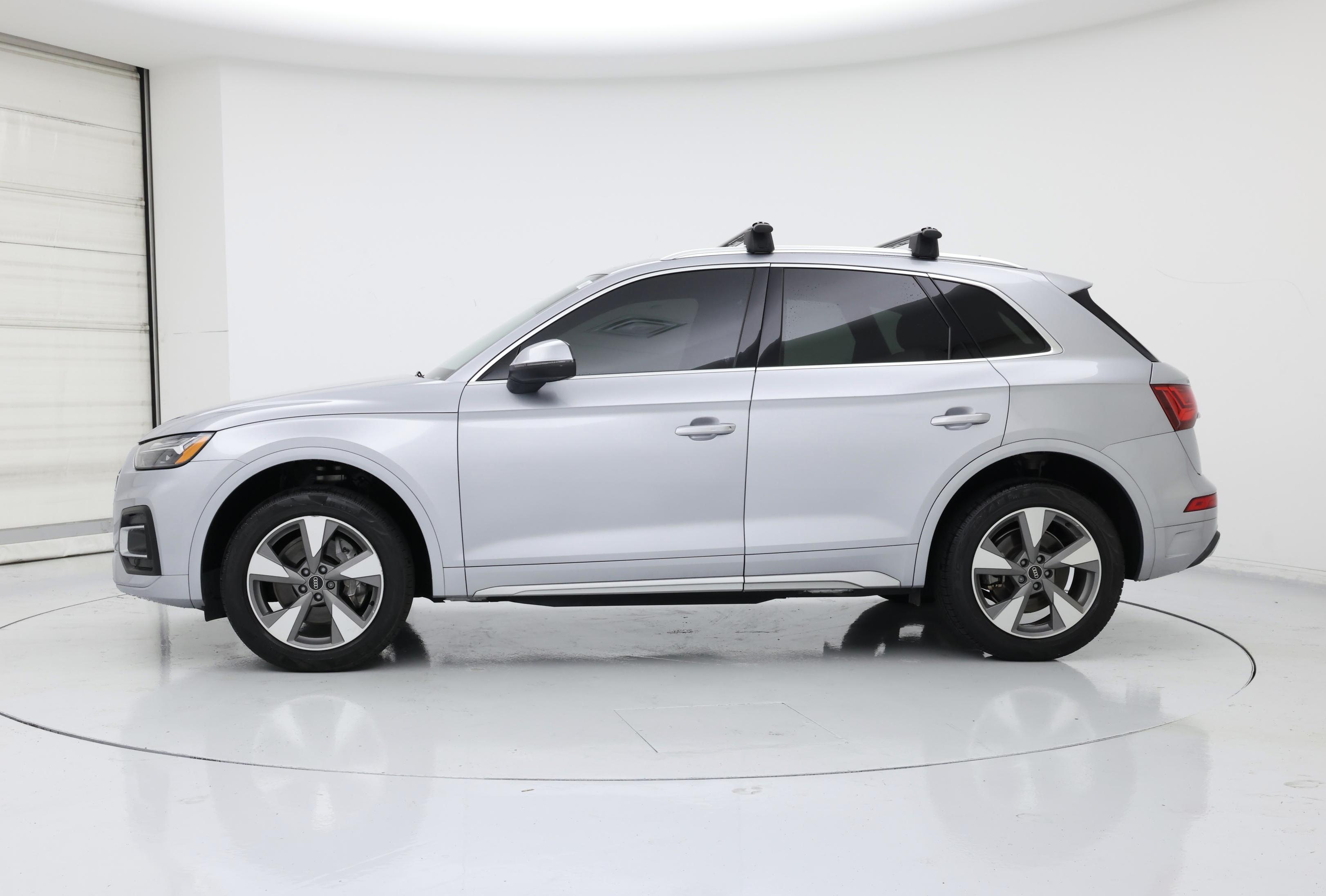 Thumbnail: 2023 Audi Q5 - 3