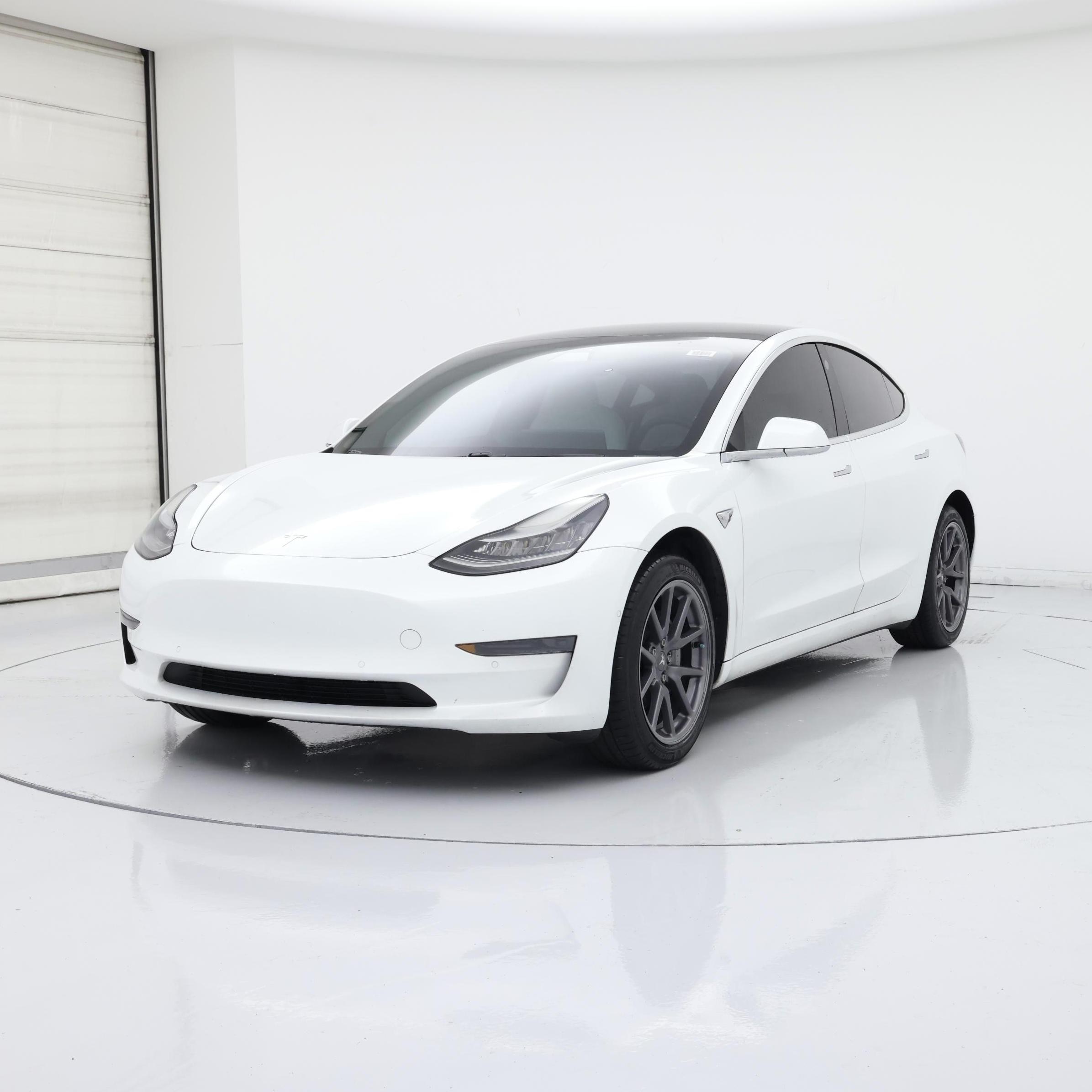 Thumbnail: 2020 Tesla Model 3 - 4