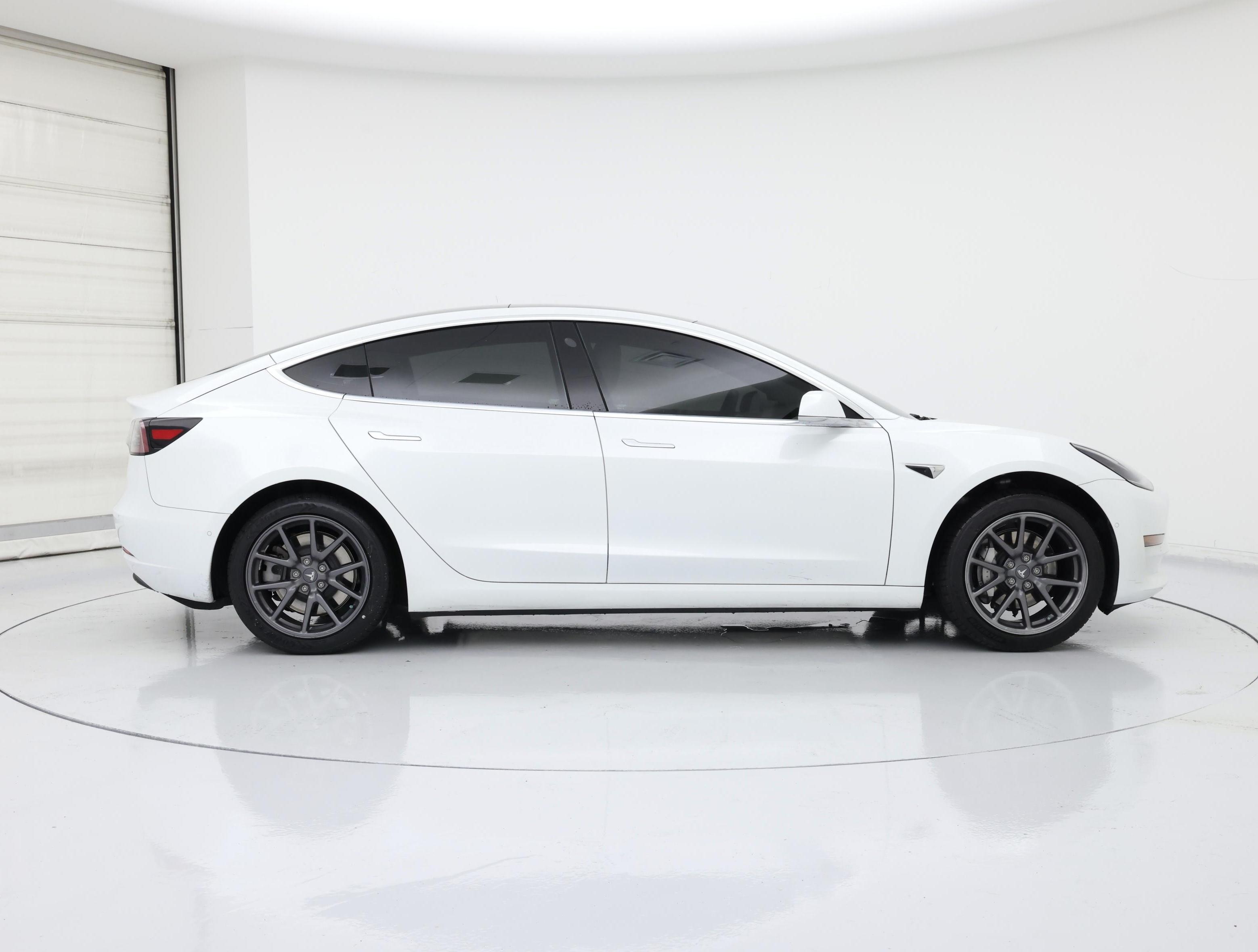 Thumbnail: 2020 Tesla Model 3 - 7