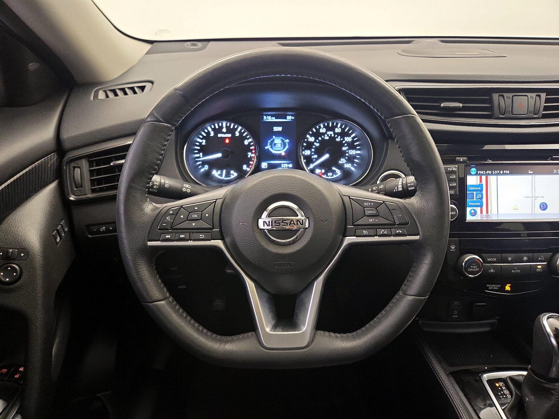 Thumbnail: 2017 Nissan Rogue - 10