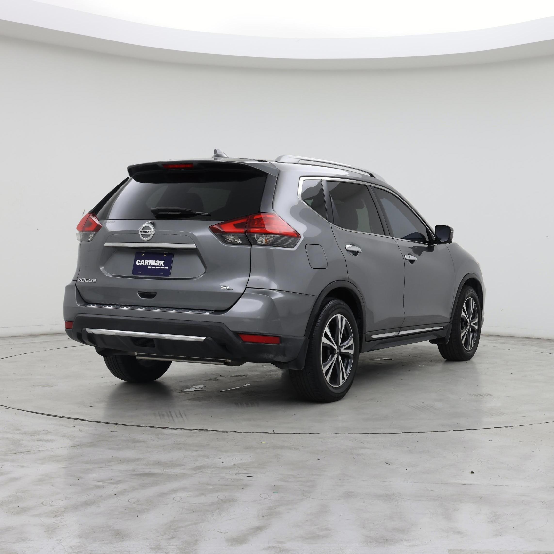 Thumbnail: 2017 Nissan Rogue - 8