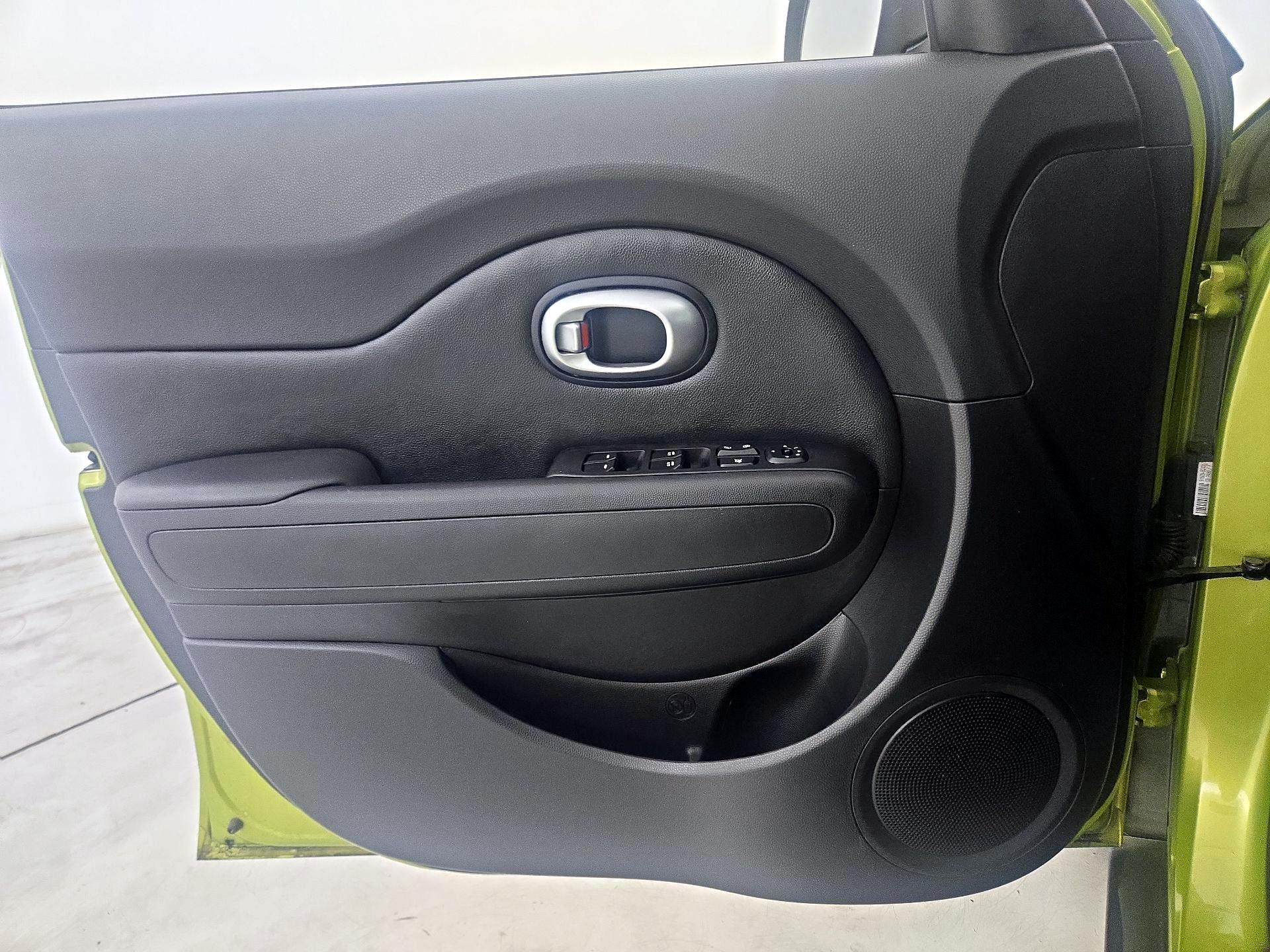 Thumbnail: 2014 Kia Soul - 12