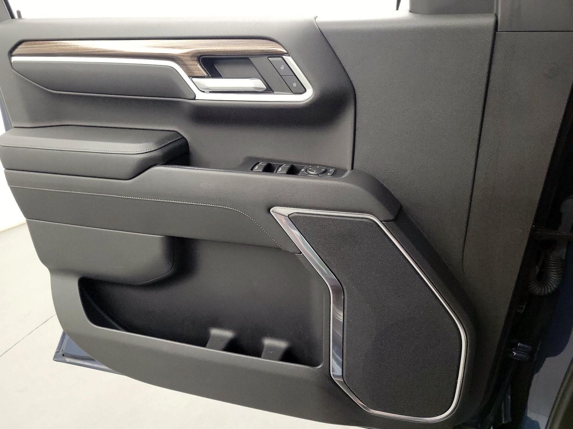 Thumbnail: 2022 Chevrolet Silverado 1500 - 10