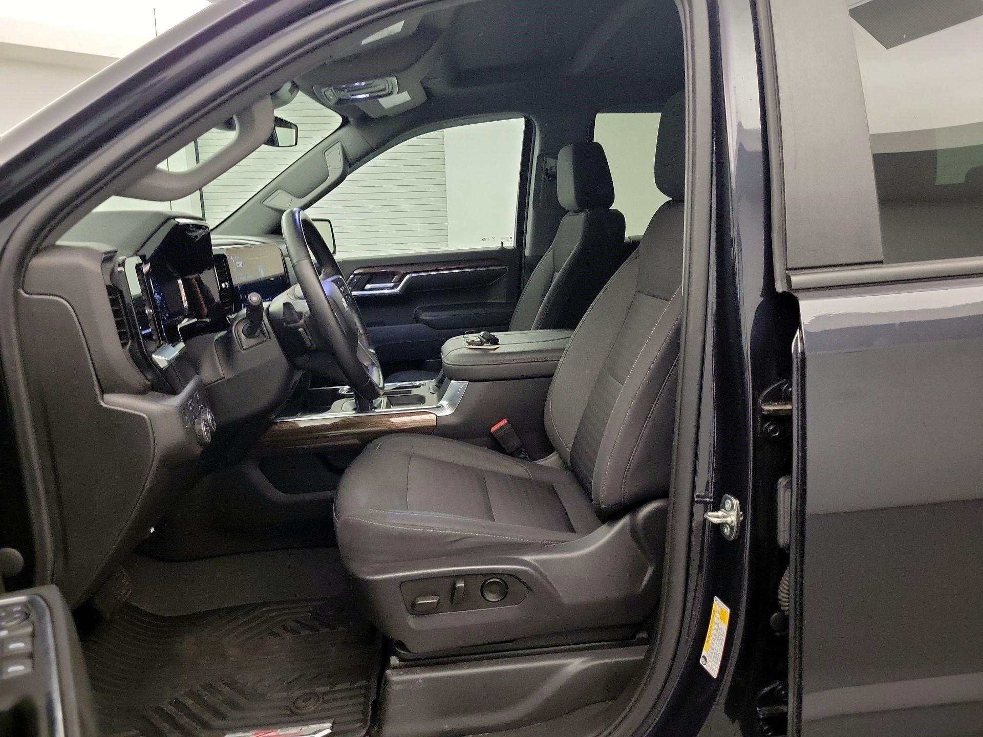 Thumbnail: 2023 Chevrolet Silverado 1500 - 9