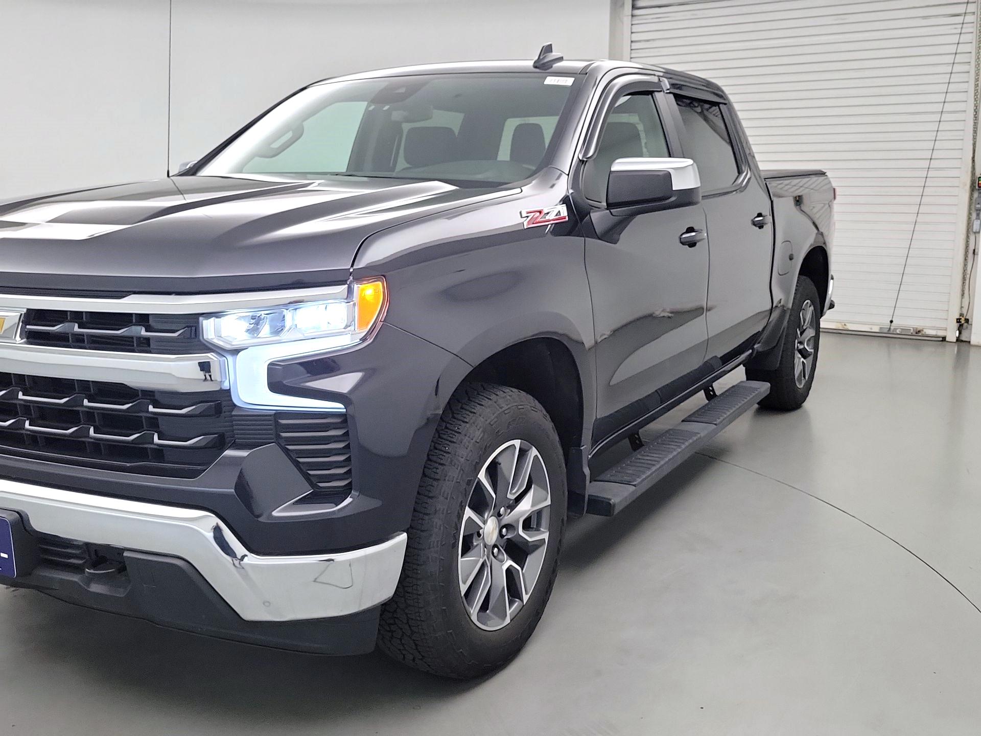 Thumbnail: 2023 Chevrolet Silverado 1500 - 3