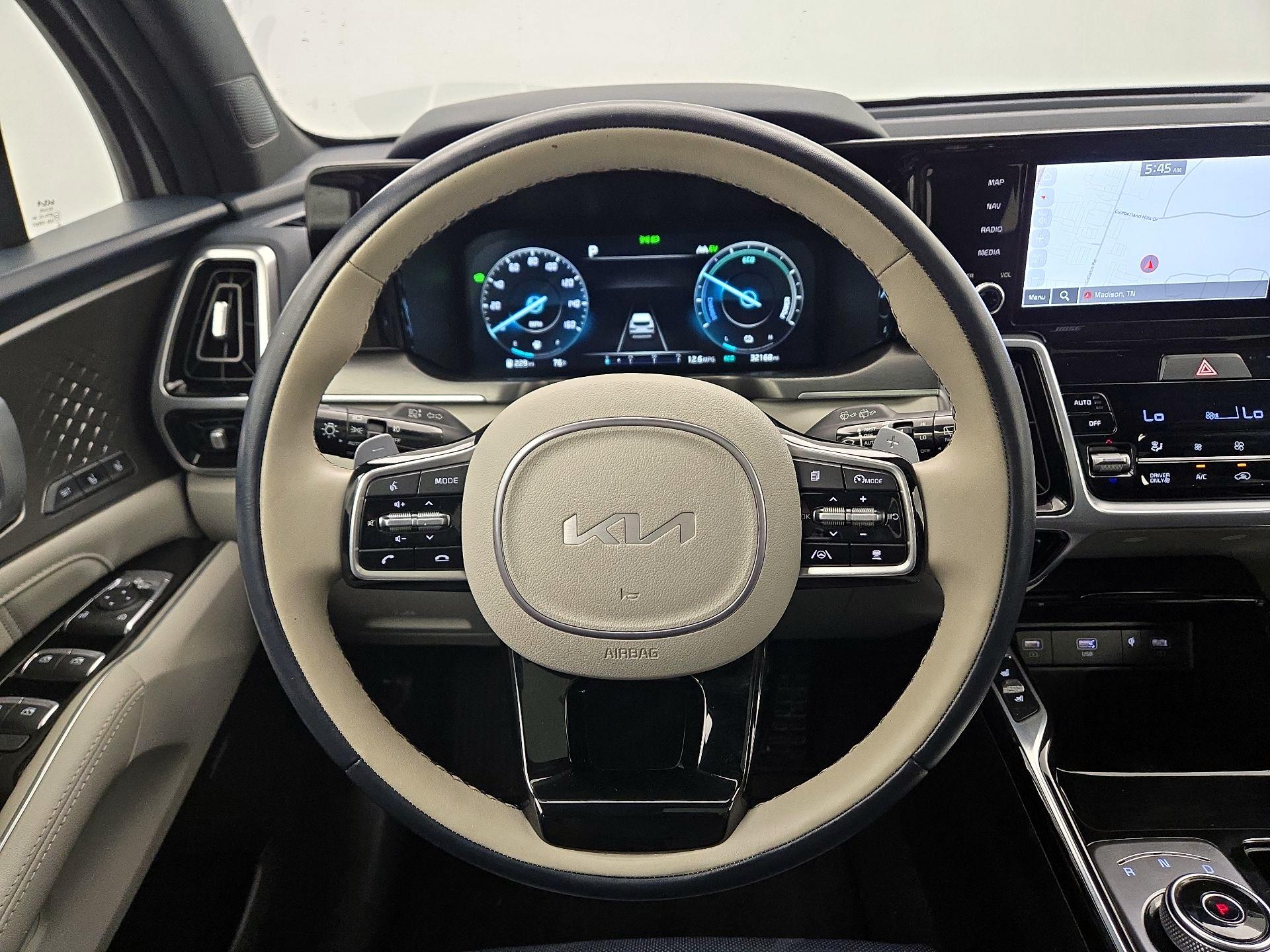 Thumbnail: 2023 Kia Sorento - 10