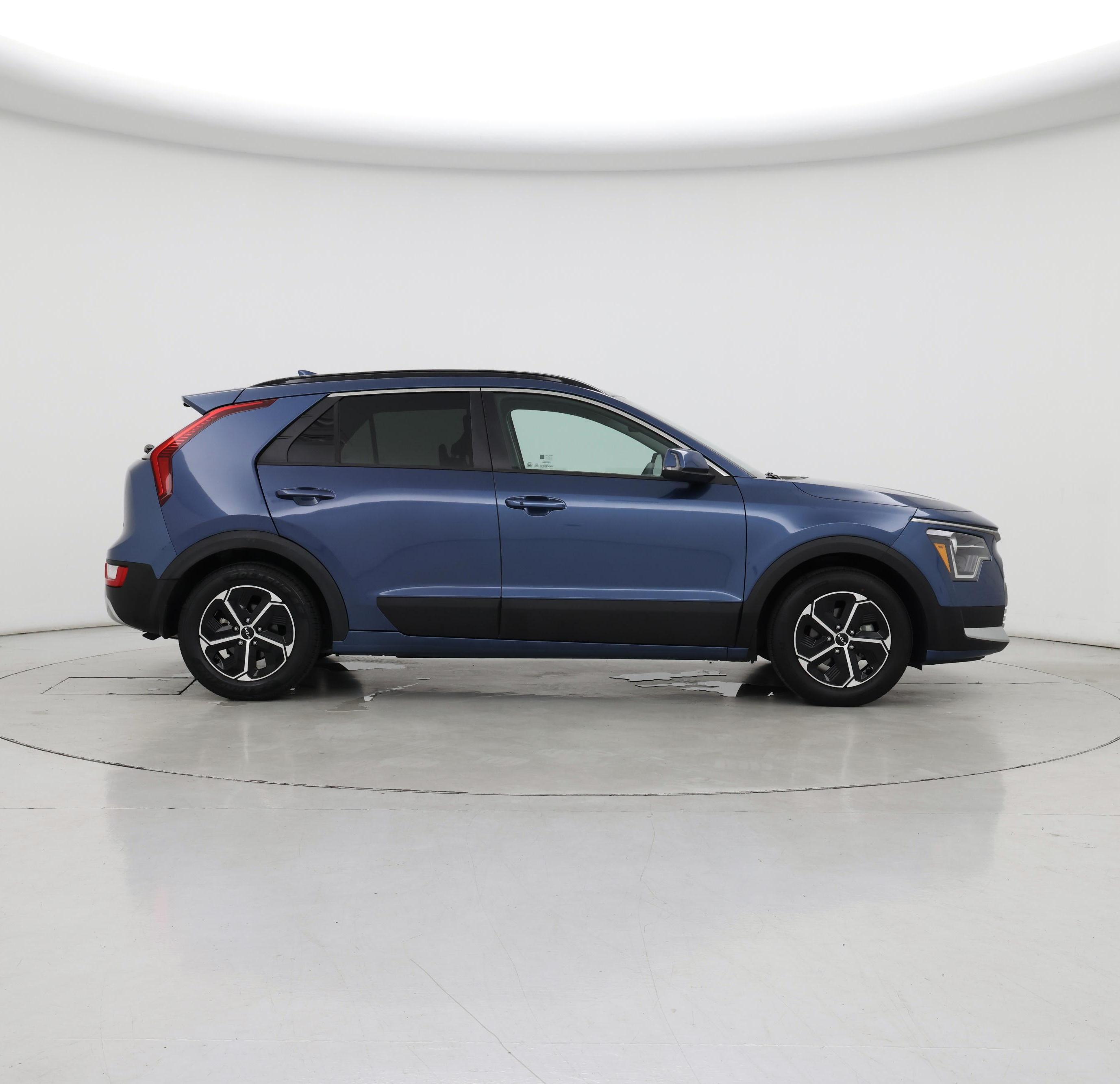 Thumbnail: 2023 Kia Niro - 7