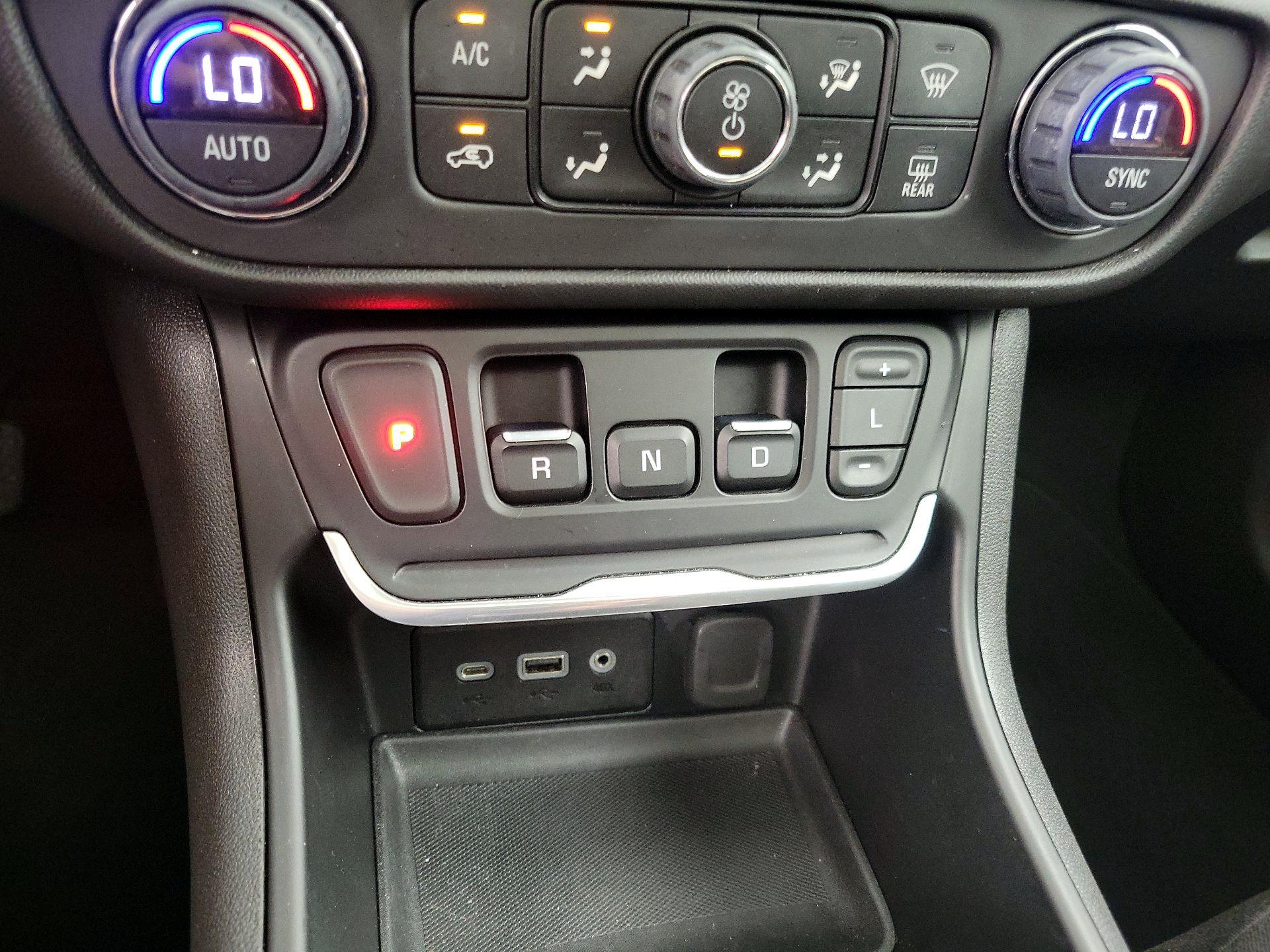 Thumbnail: 2020 GMC Terrain - 17