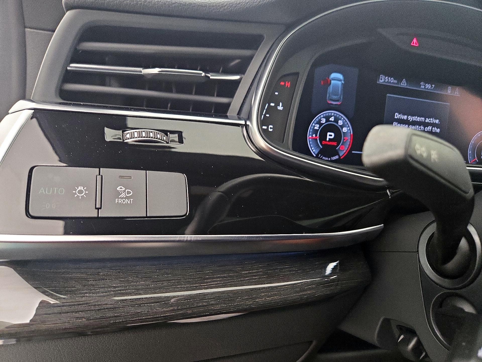 Thumbnail: 2019 Audi Q8 - 13