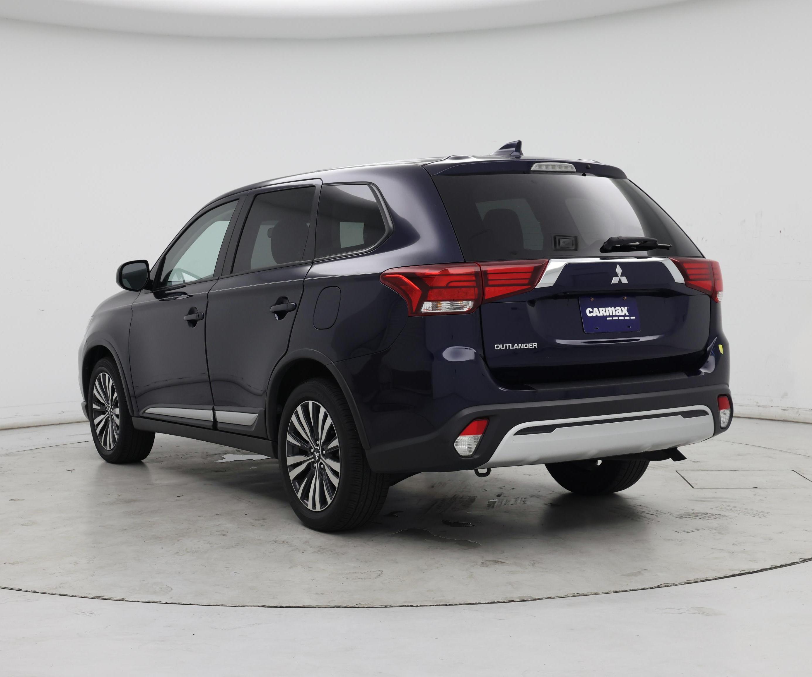 Thumbnail: 2020 Mitsubishi Outlander - 2