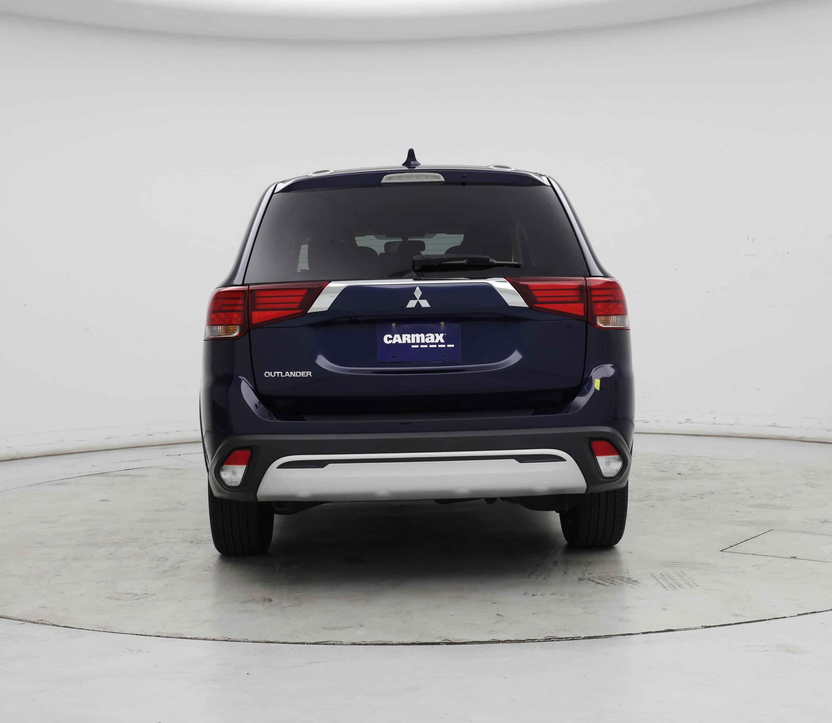 Thumbnail: 2020 Mitsubishi Outlander - 6