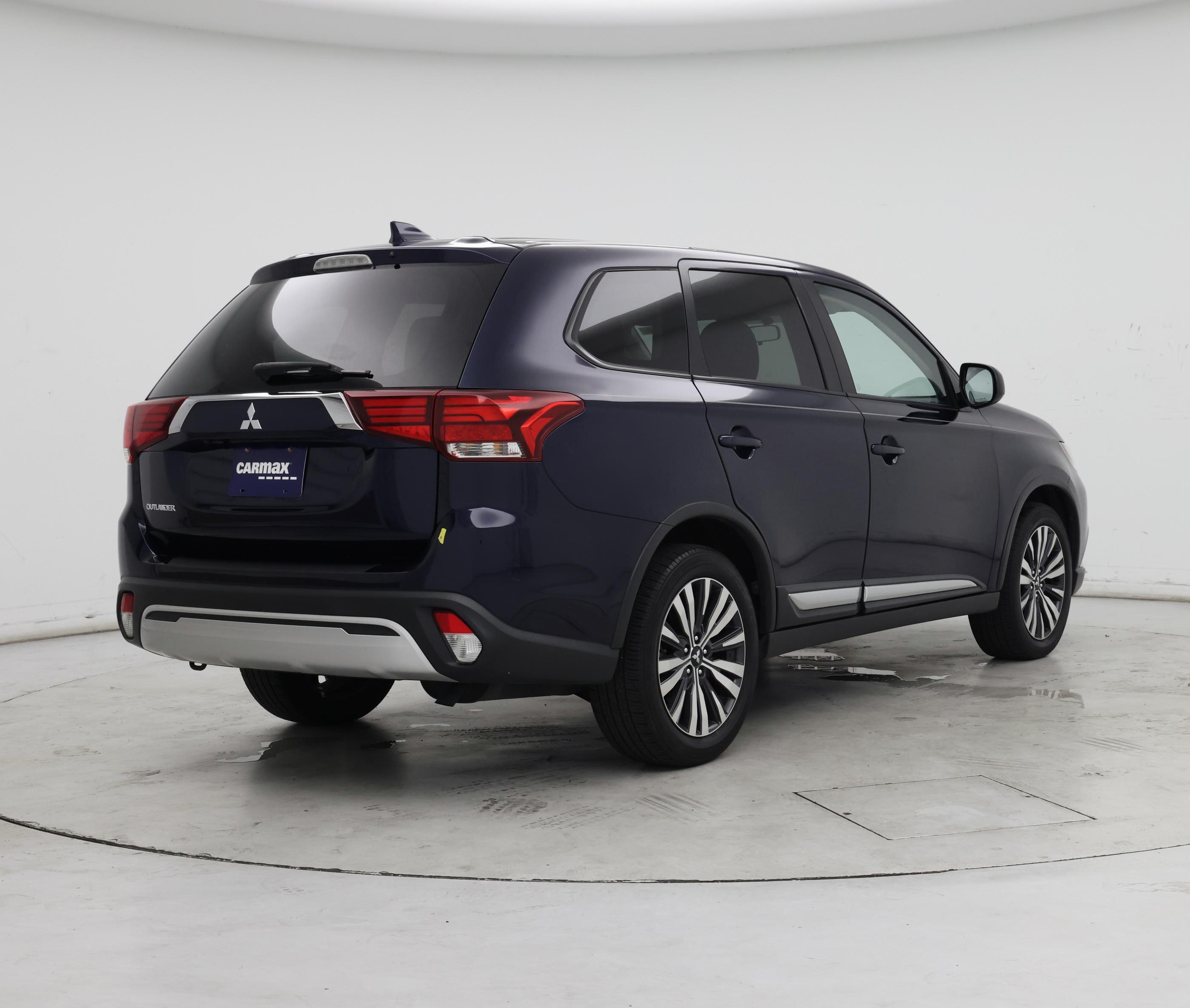 Thumbnail: 2020 Mitsubishi Outlander - 8