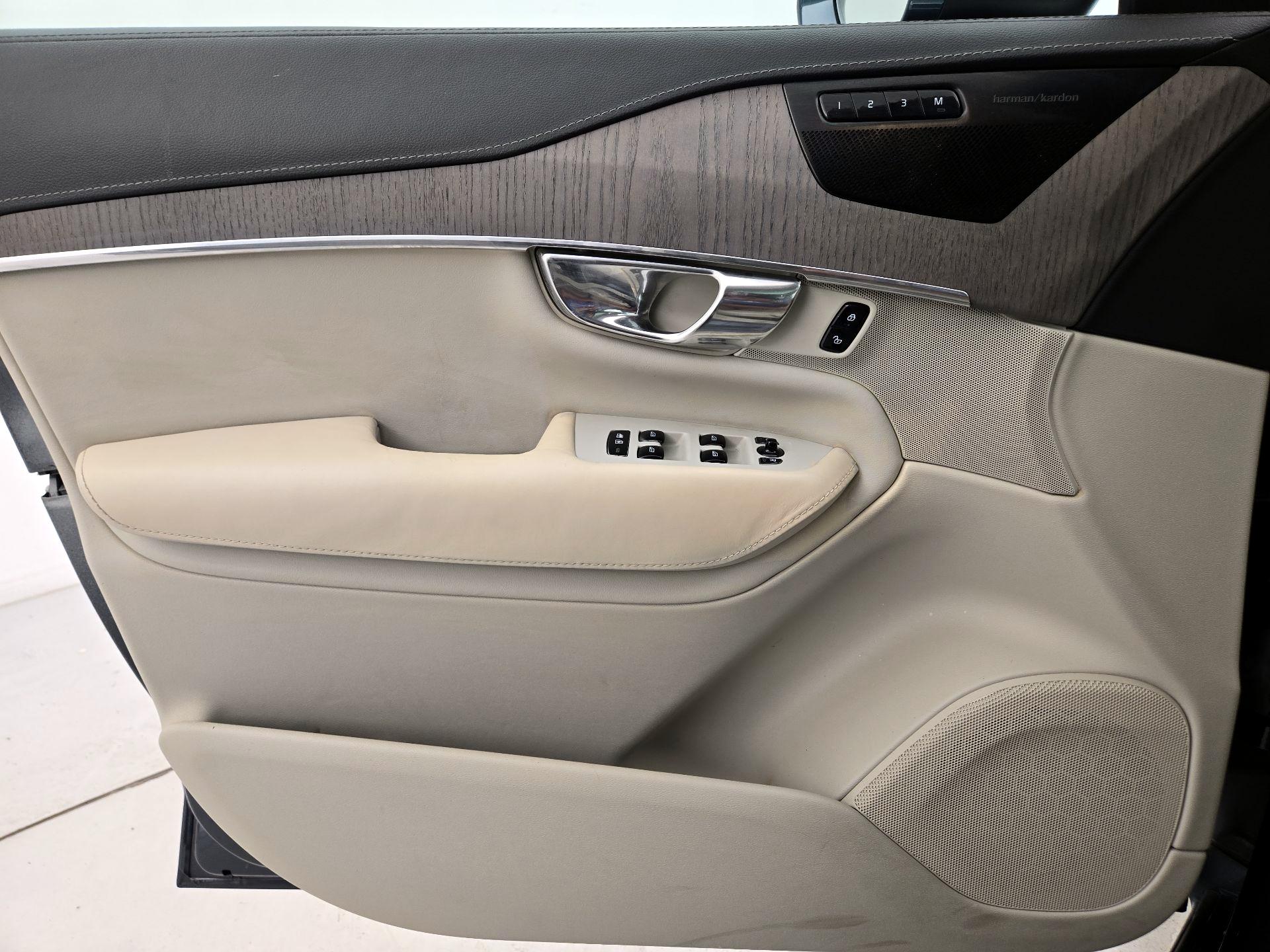 Thumbnail: 2020 Volvo XC90 - 12