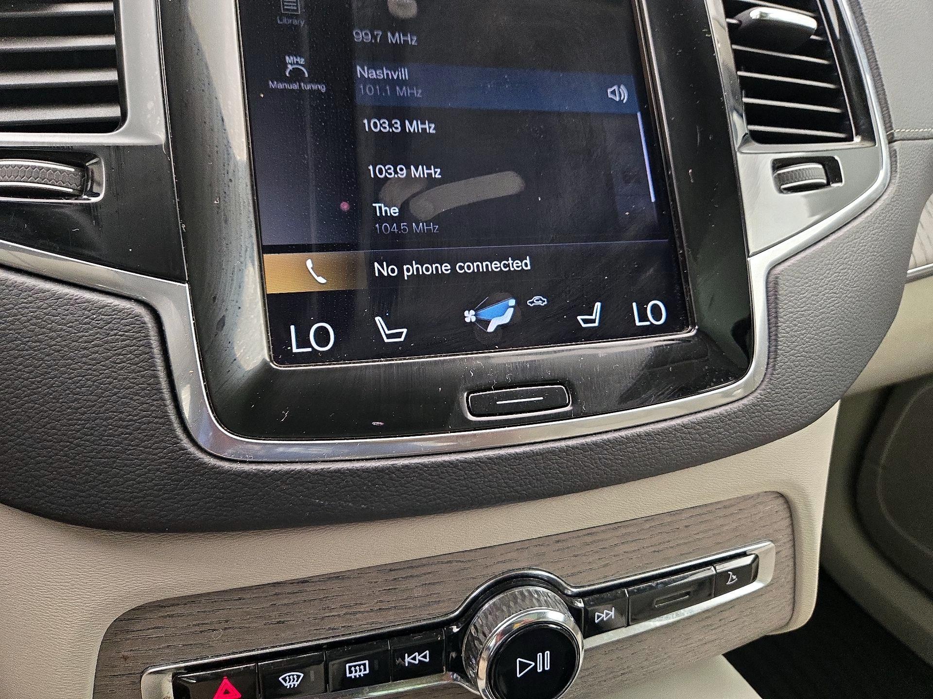Thumbnail: 2020 Volvo XC90 - 16