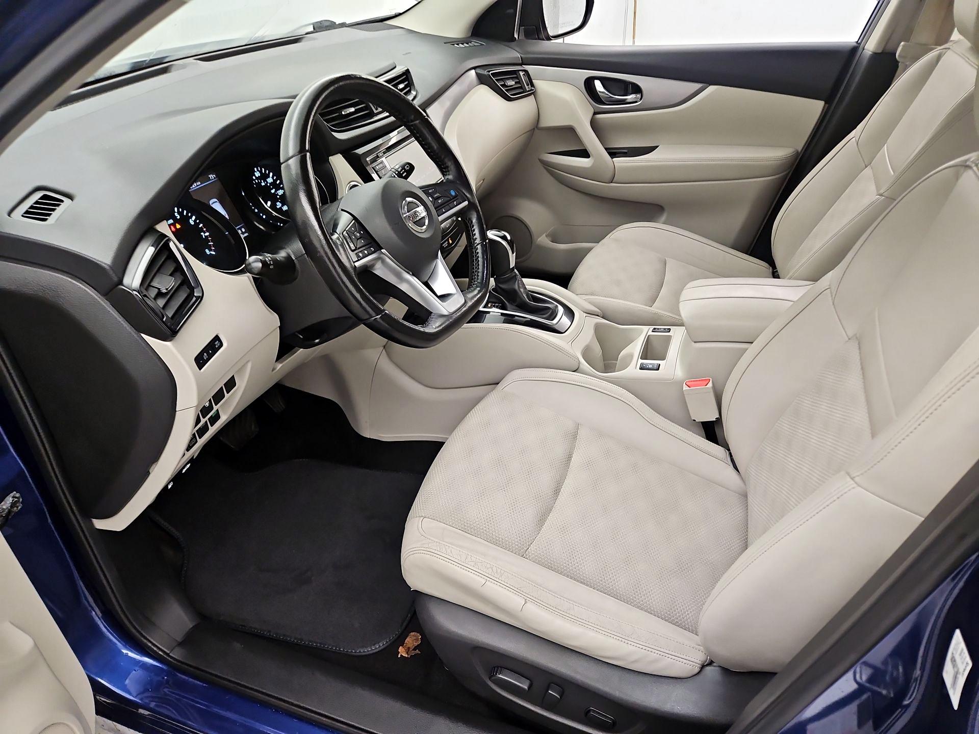Thumbnail: 2020 Nissan Rogue Sport - 11