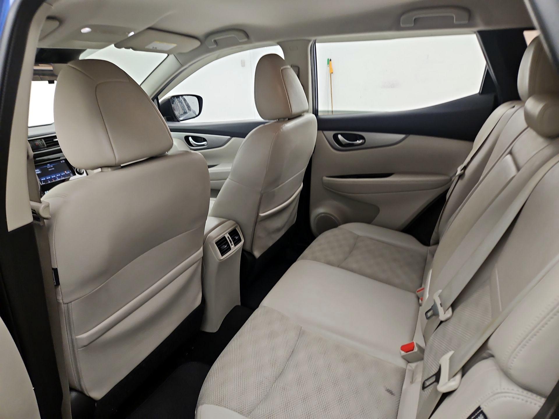 Thumbnail: 2020 Nissan Rogue Sport - 19