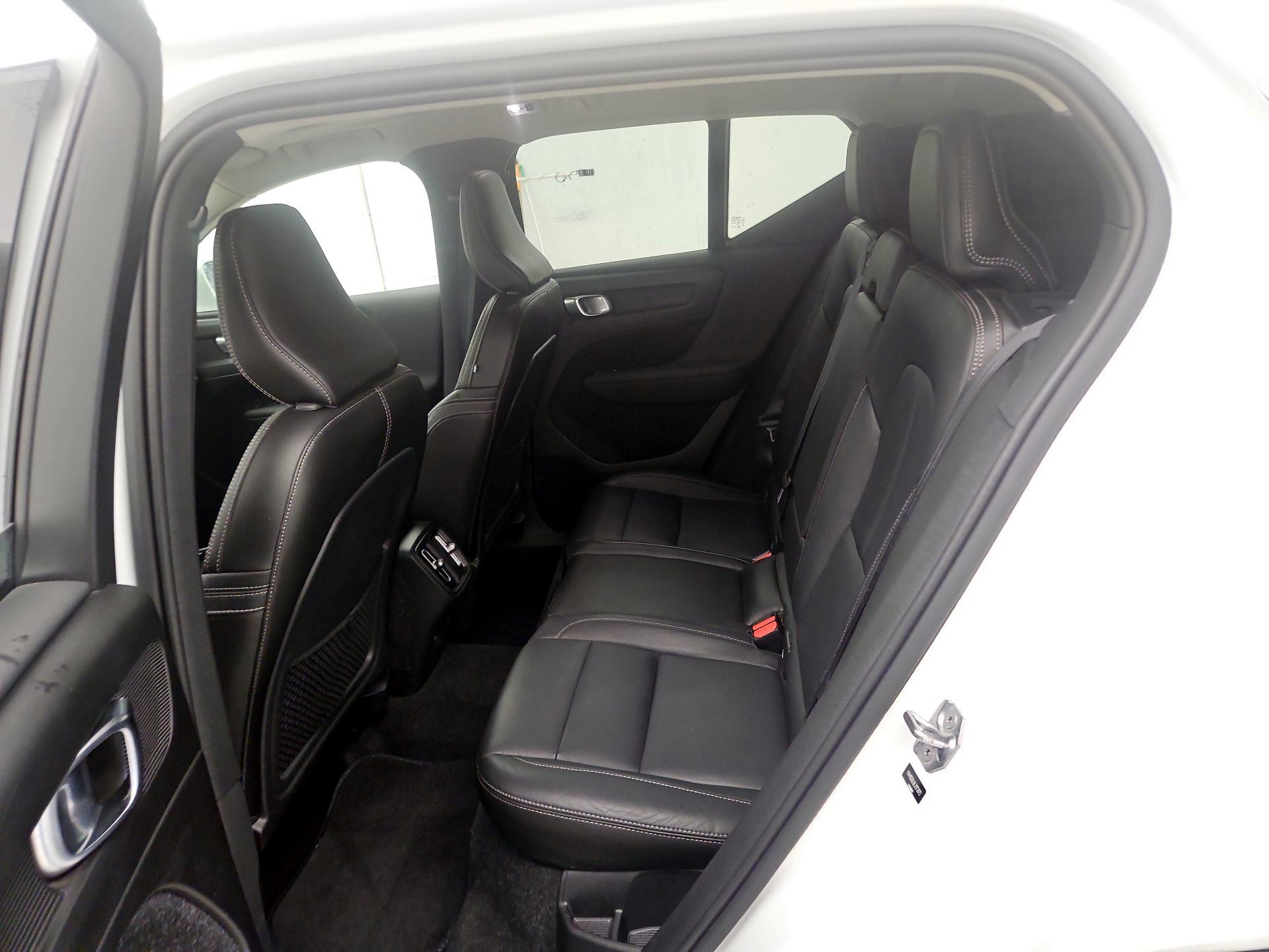 Thumbnail: 2020 Volvo XC40 - 20