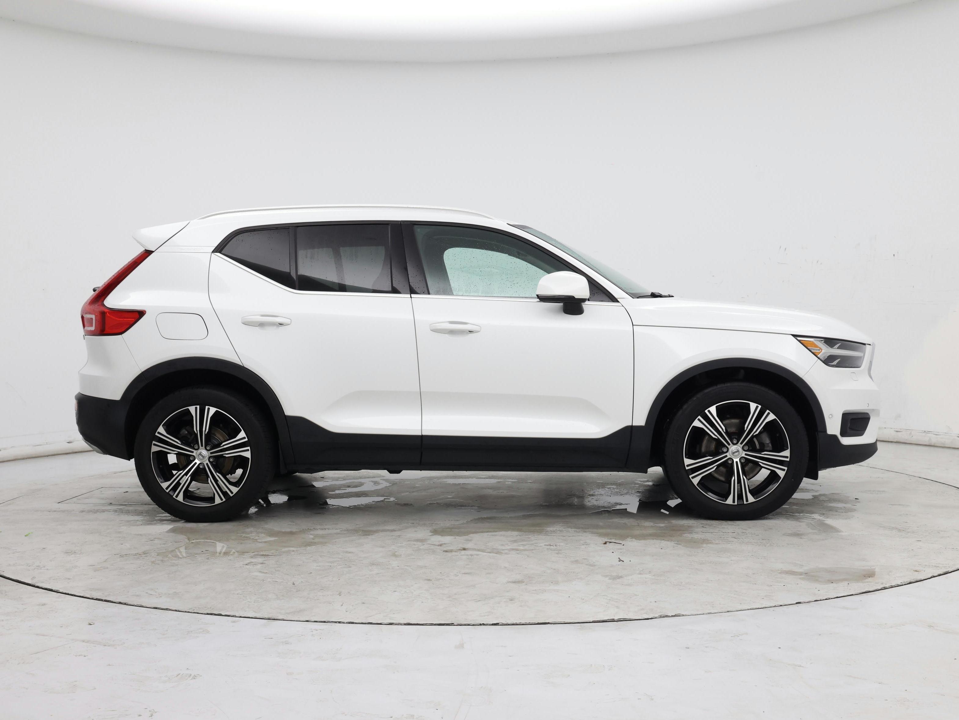 Thumbnail: 2020 Volvo XC40 - 7
