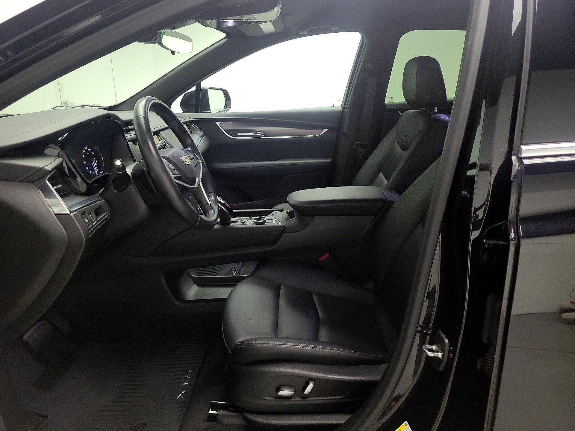 Thumbnail: 2022 Cadillac XT5 - 11