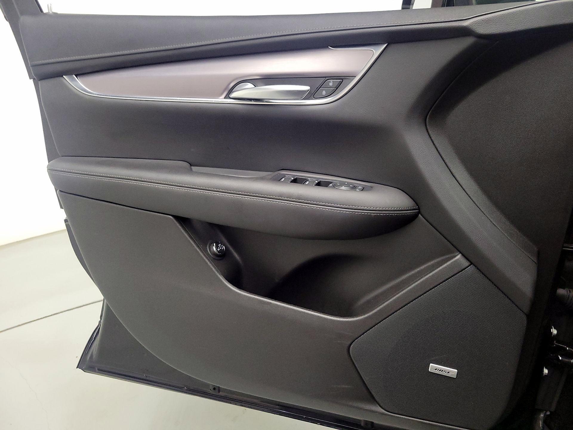 Thumbnail: 2022 Cadillac XT5 - 12