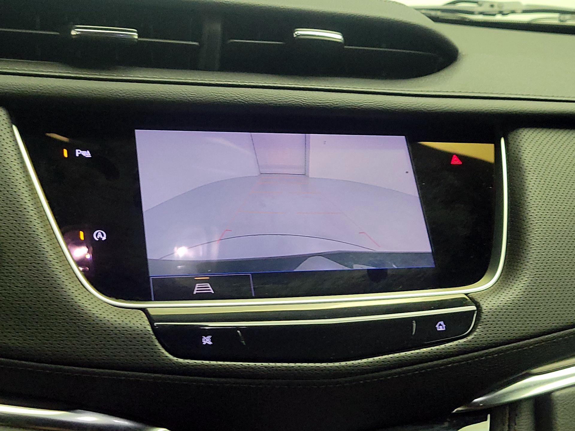Thumbnail: 2022 Cadillac XT5 - 14
