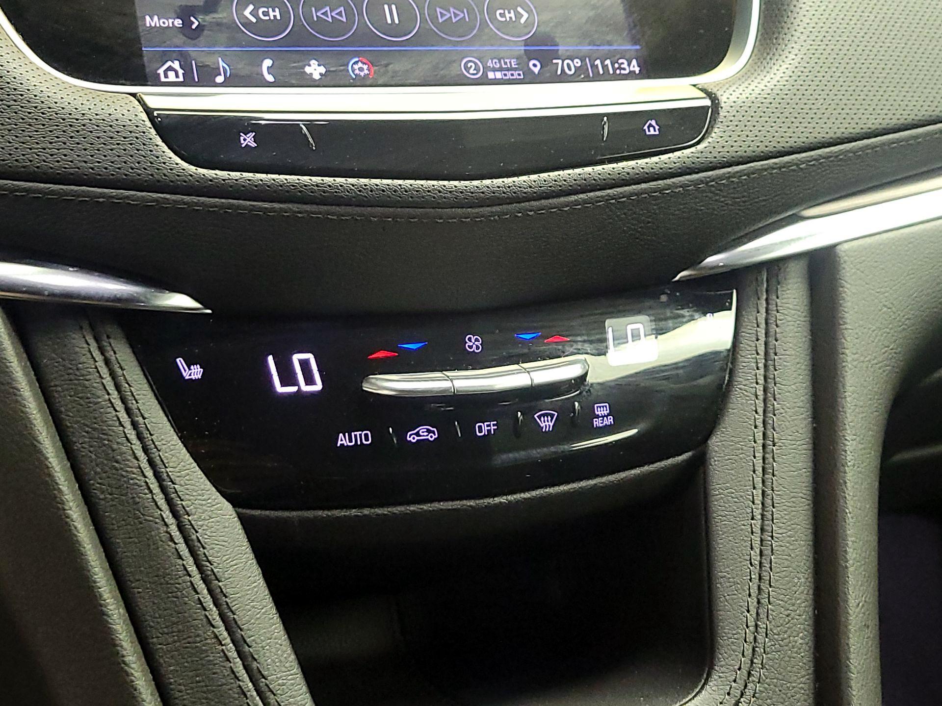 Thumbnail: 2022 Cadillac XT5 - 16
