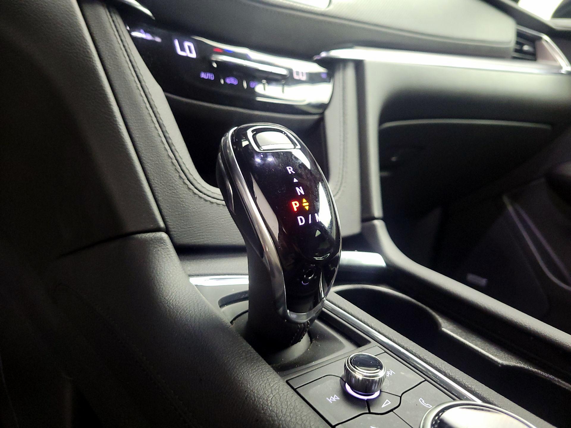 Thumbnail: 2022 Cadillac XT5 - 17