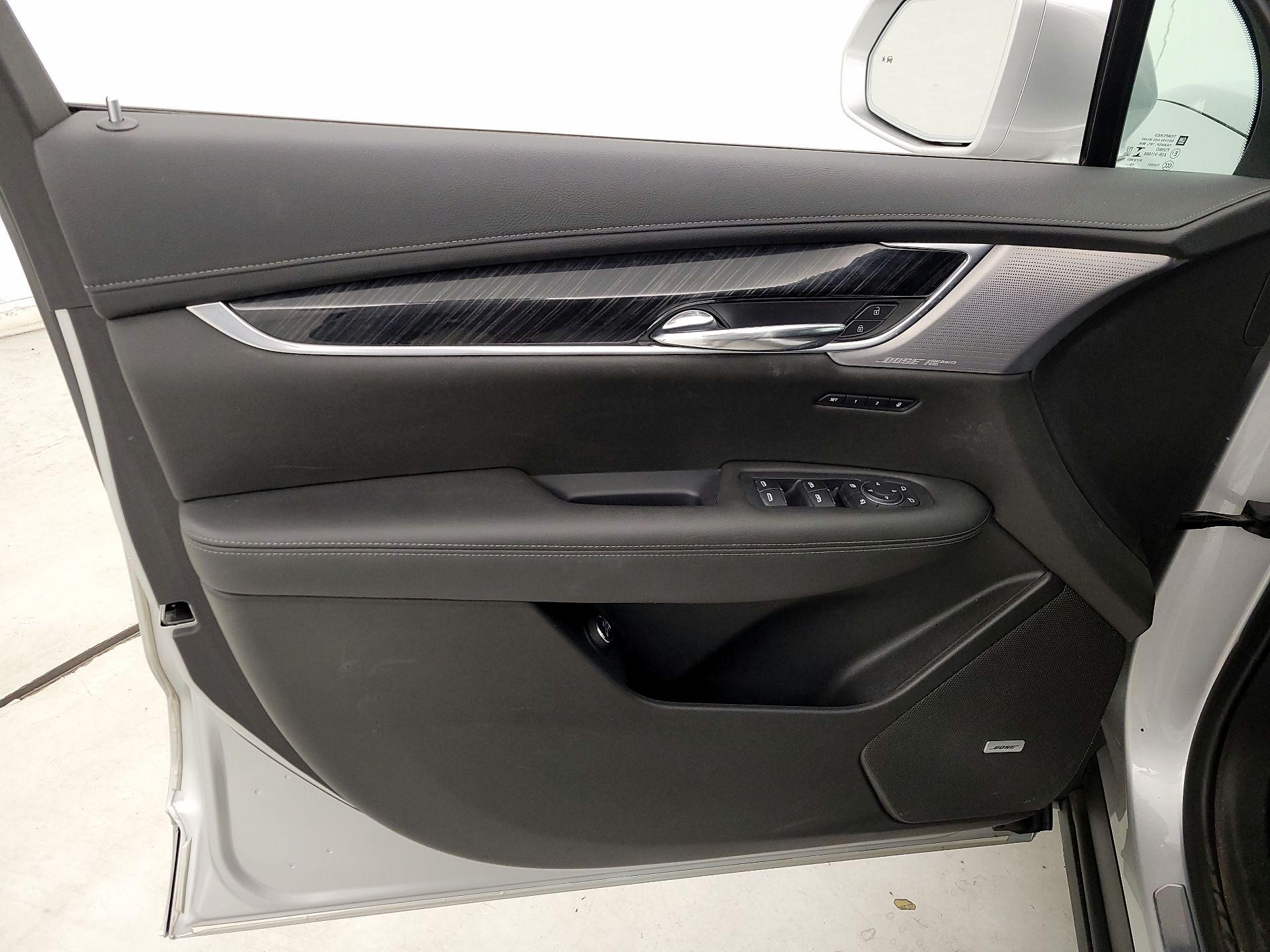 Thumbnail: 2020 Cadillac XT6 - 12