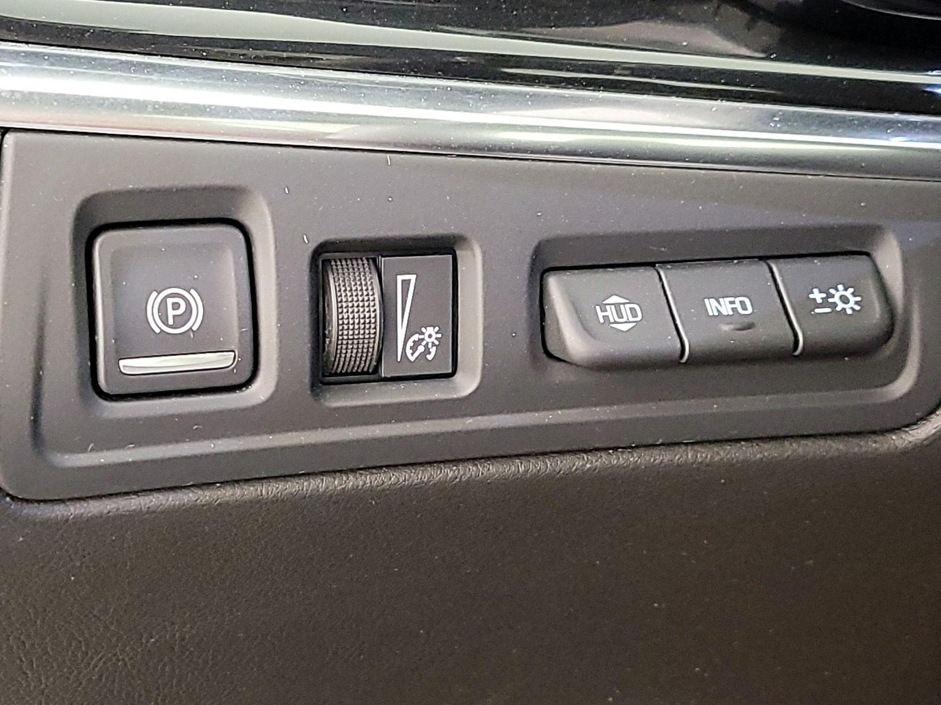 Thumbnail: 2020 Cadillac XT6 - 13