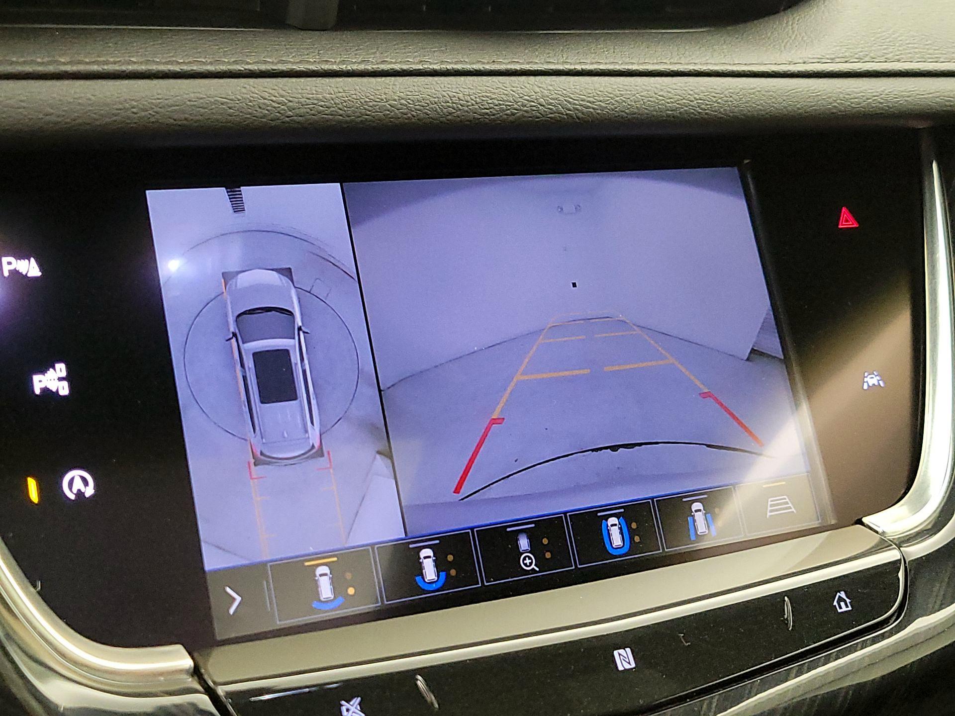 Thumbnail: 2020 Cadillac XT6 - 14