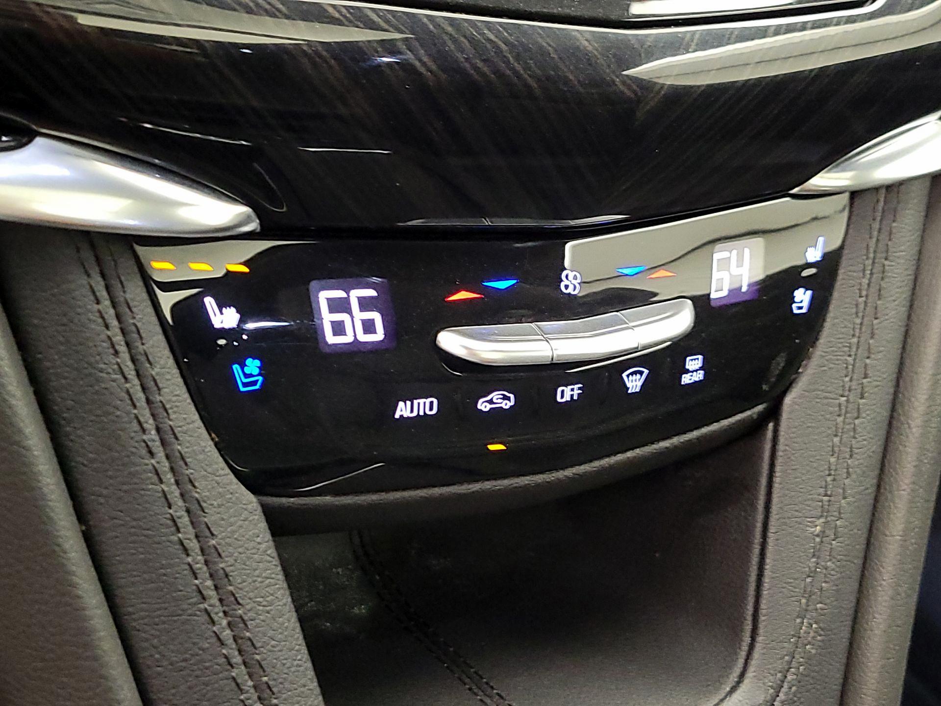 Thumbnail: 2020 Cadillac XT6 - 16