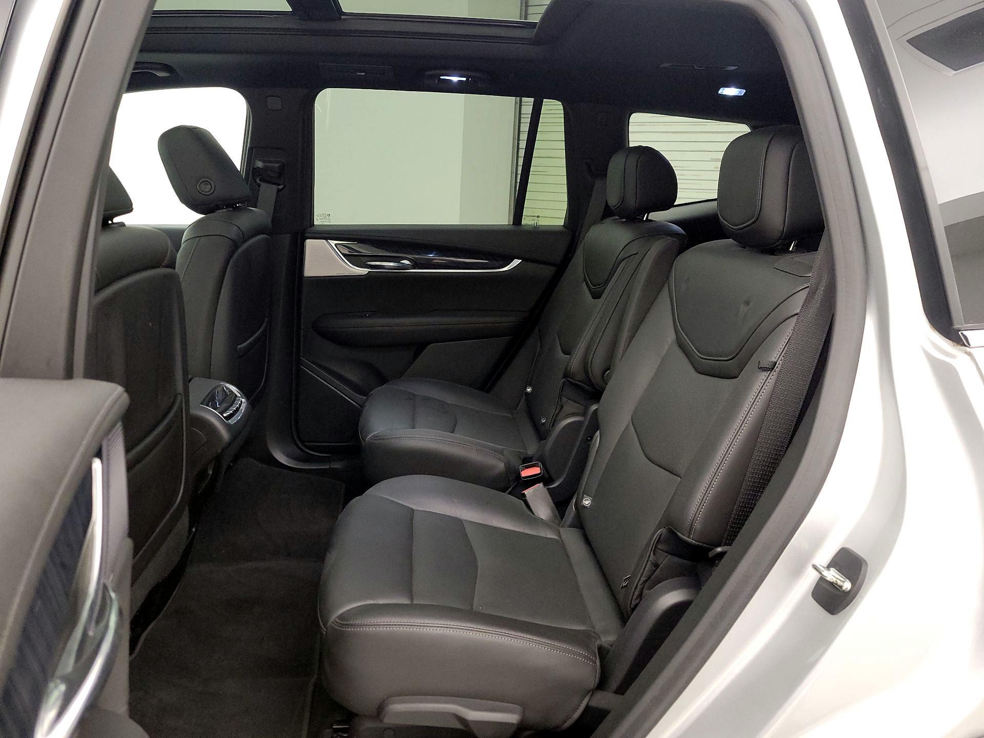 Thumbnail: 2020 Cadillac XT6 - 20