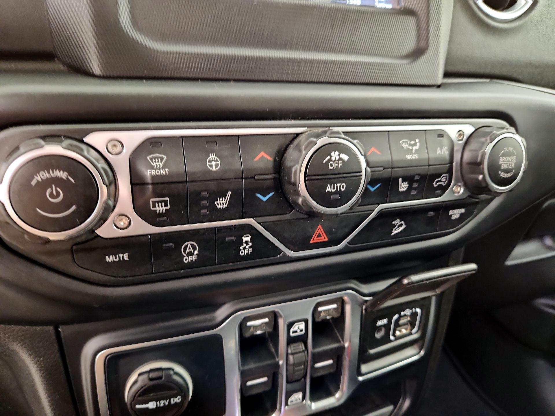 Thumbnail: 2019 Jeep Wrangler - 16