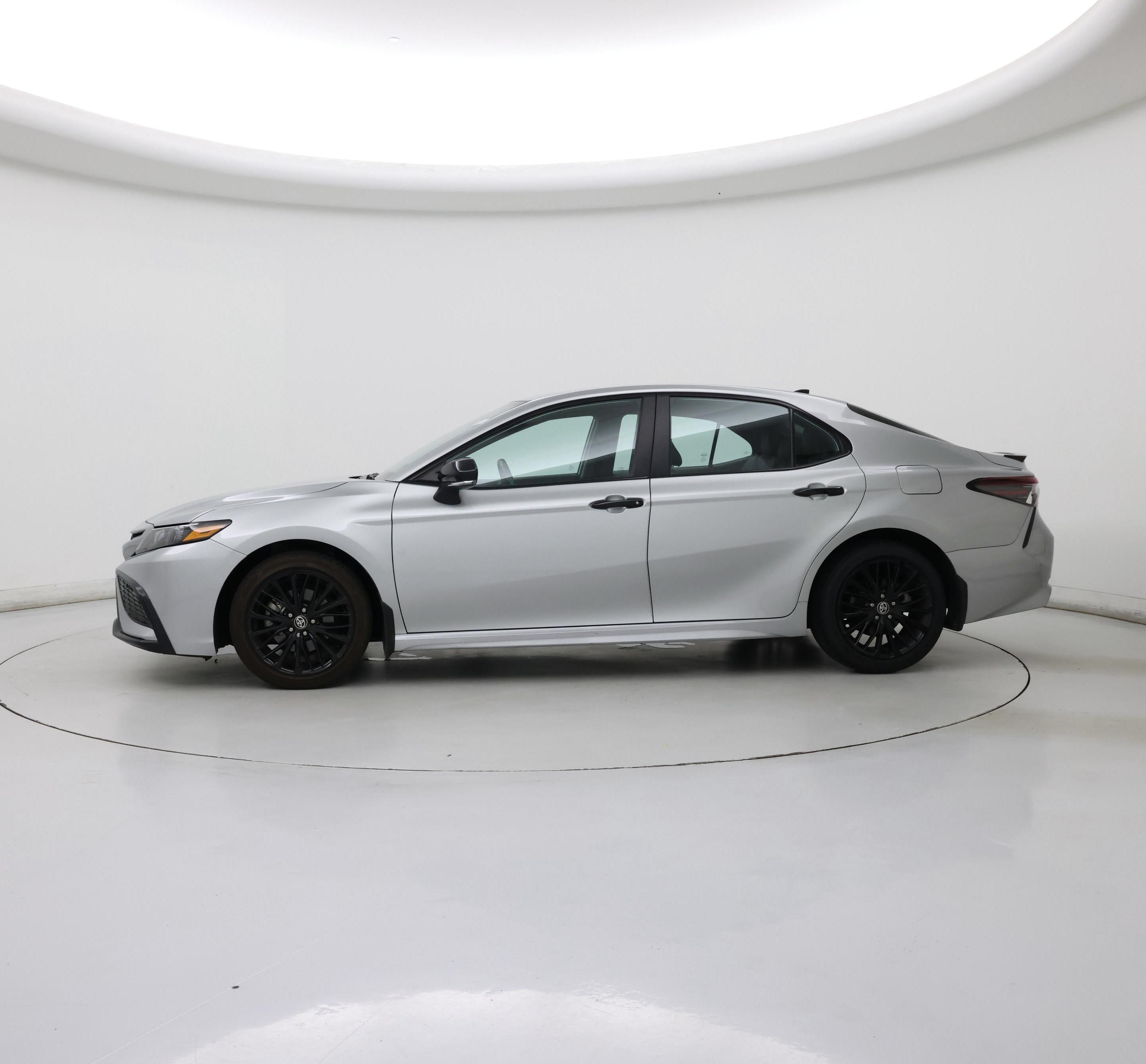 Thumbnail: 2022 Toyota Camry - 3