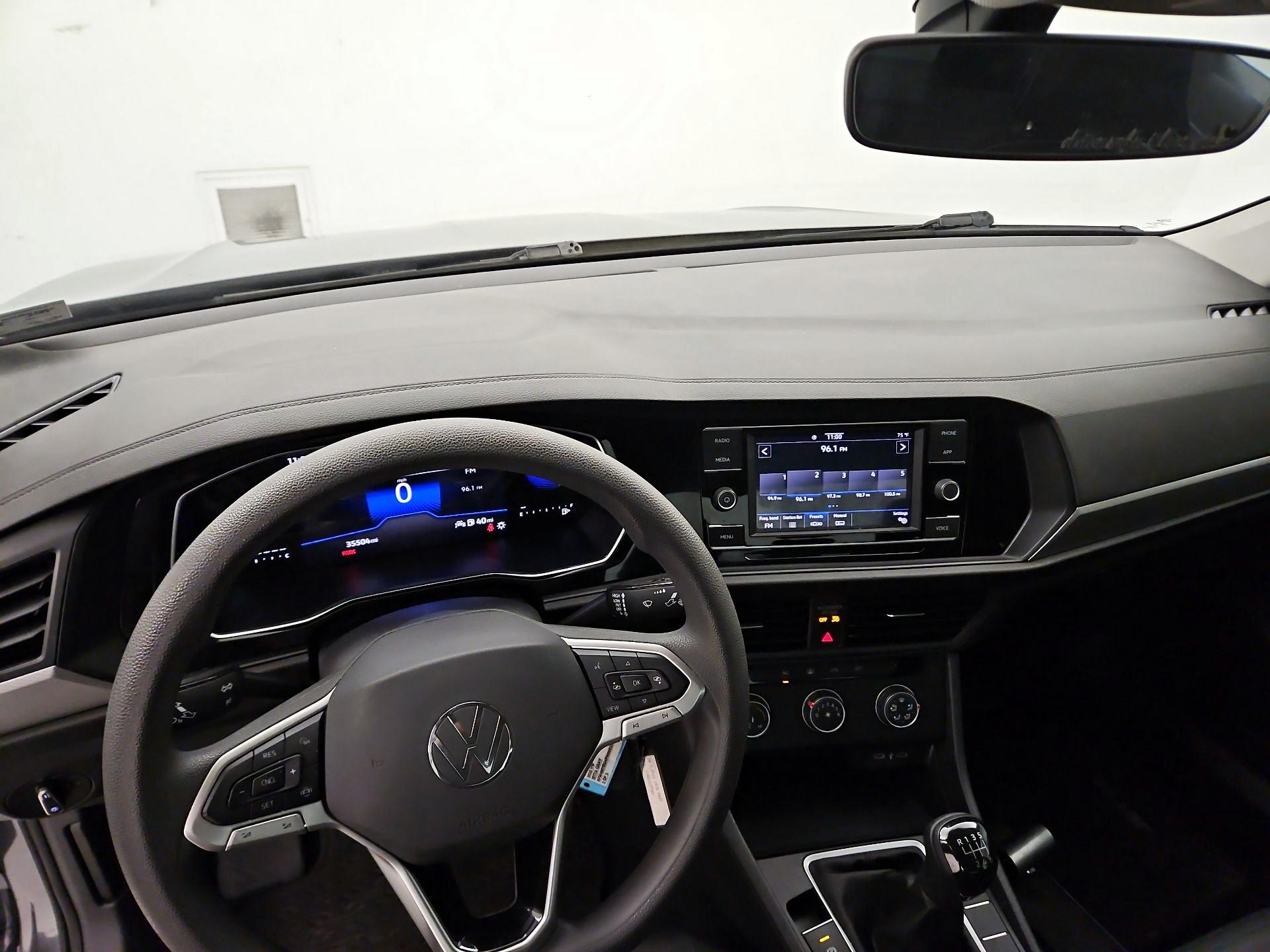 Thumbnail: 2023 Volkswagen Jetta - 9