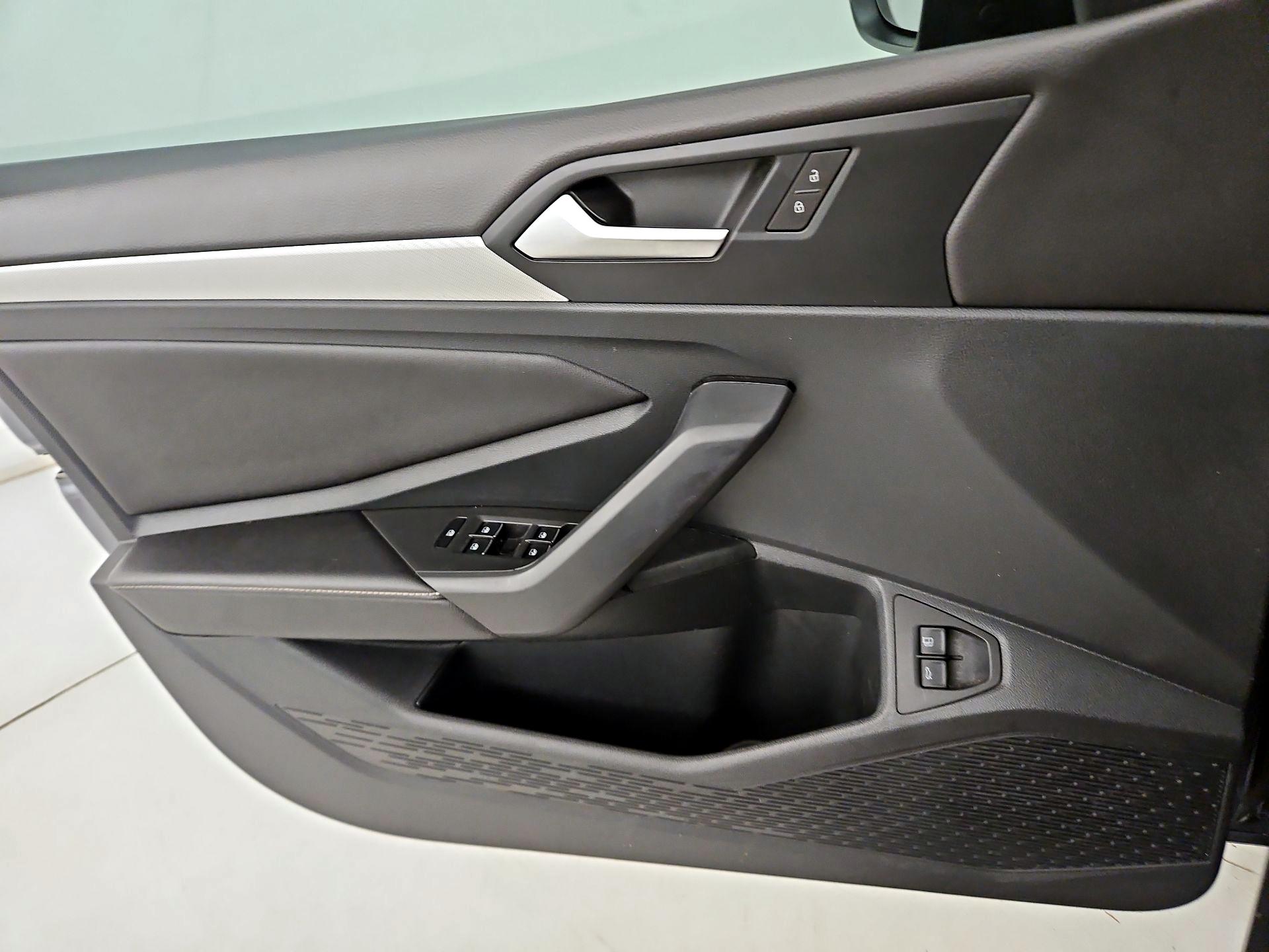Thumbnail: 2023 Volkswagen Jetta - 12