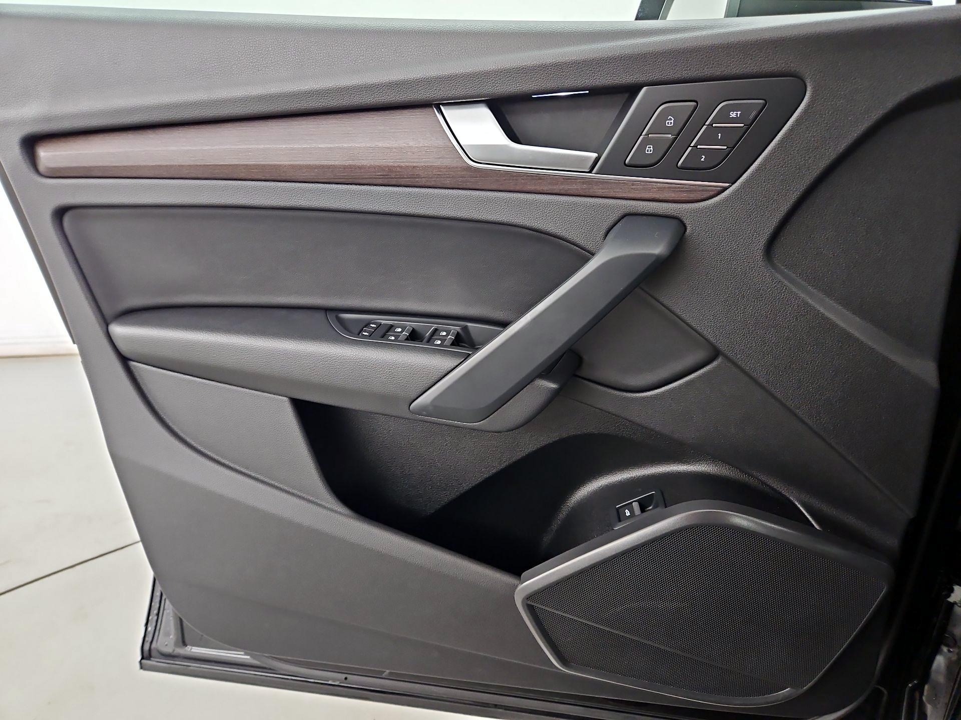 Thumbnail: 2021 Audi Q5 - 12