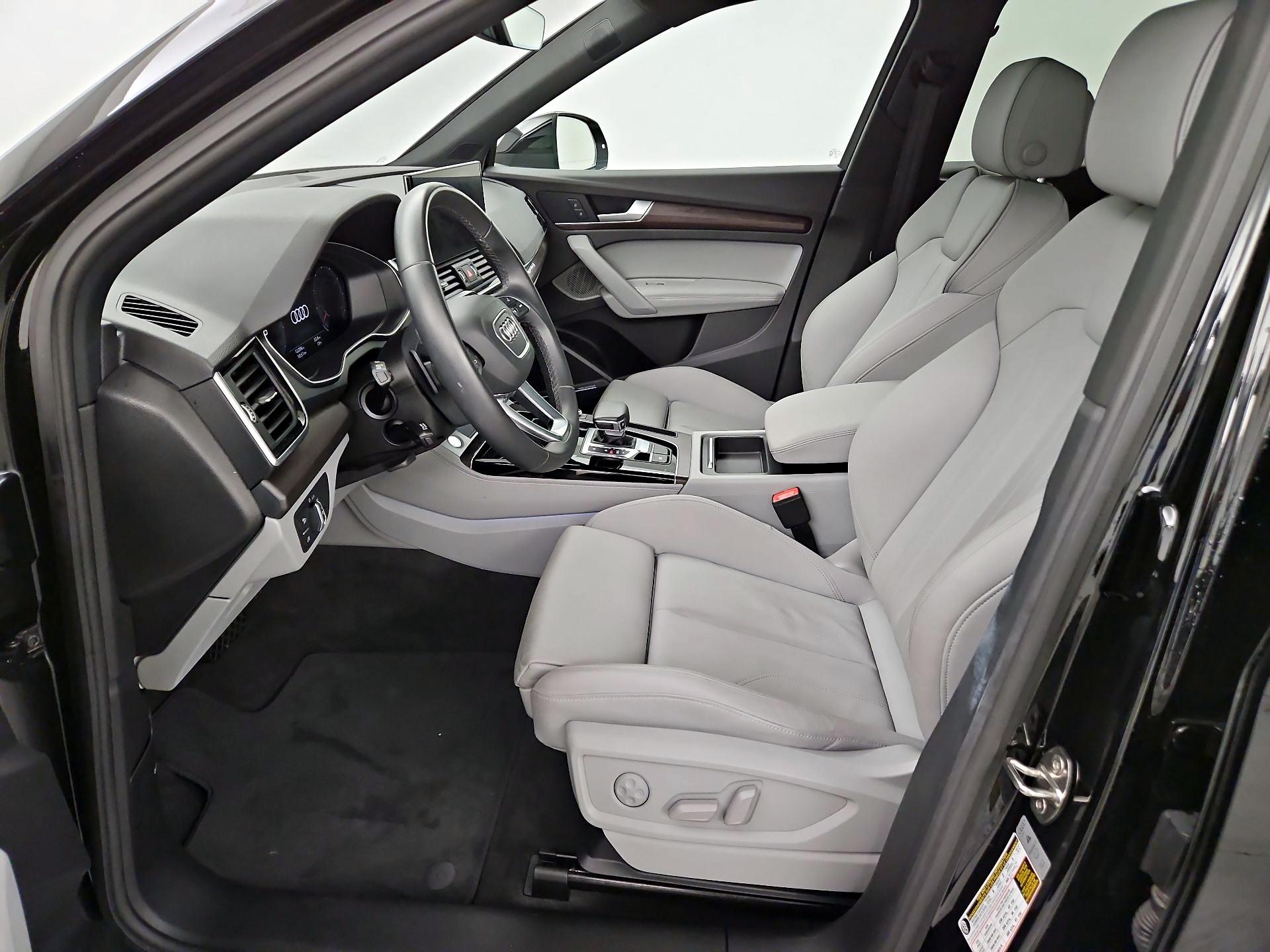 Thumbnail: 2022 Audi Q5 - 11