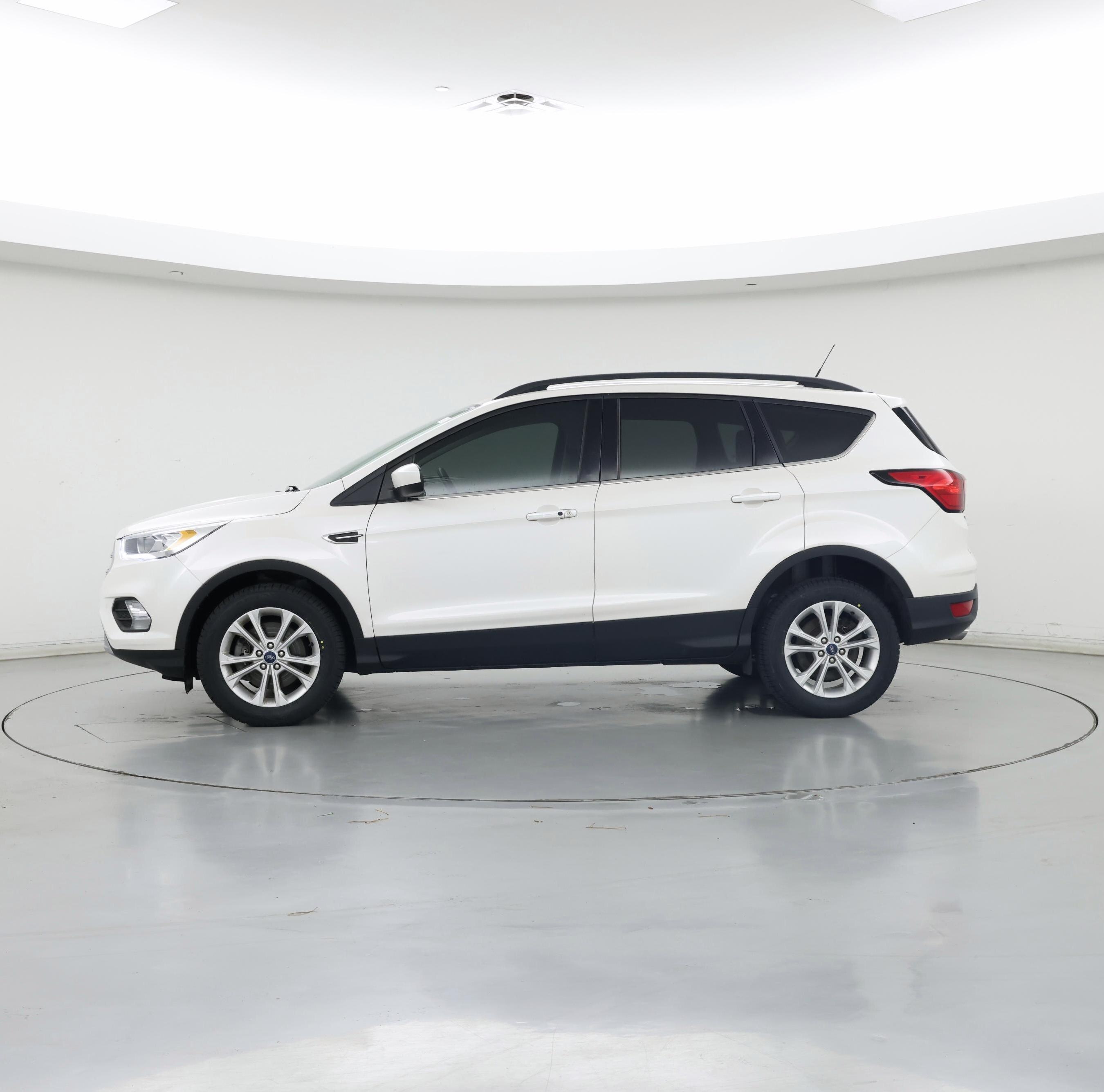 Thumbnail: 2019 Ford Escape - 3