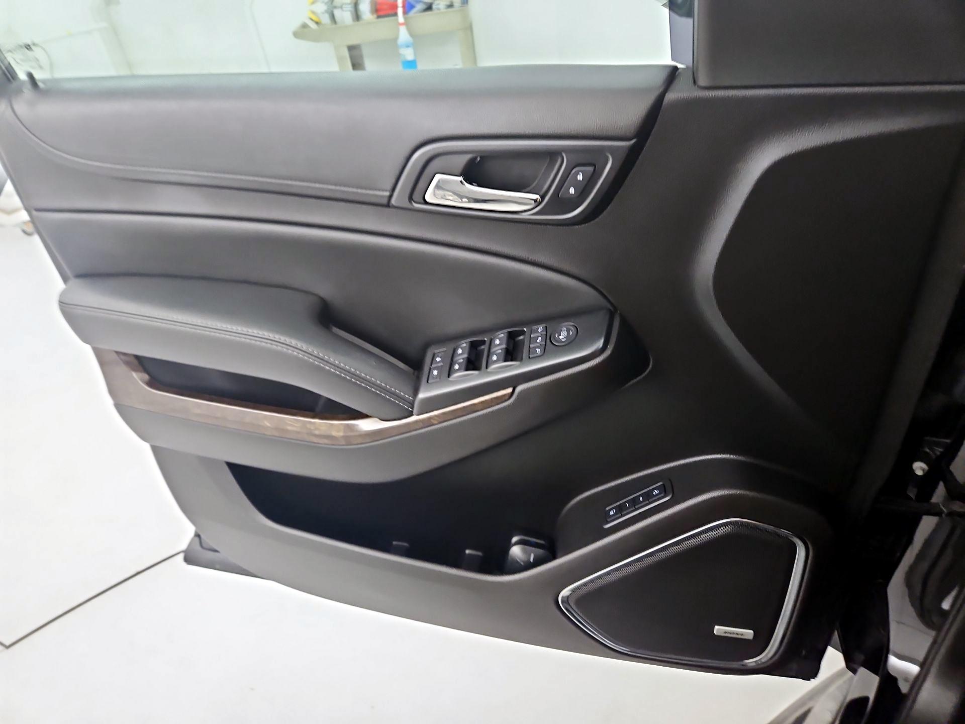 Thumbnail: 2016 Chevrolet Tahoe - 12