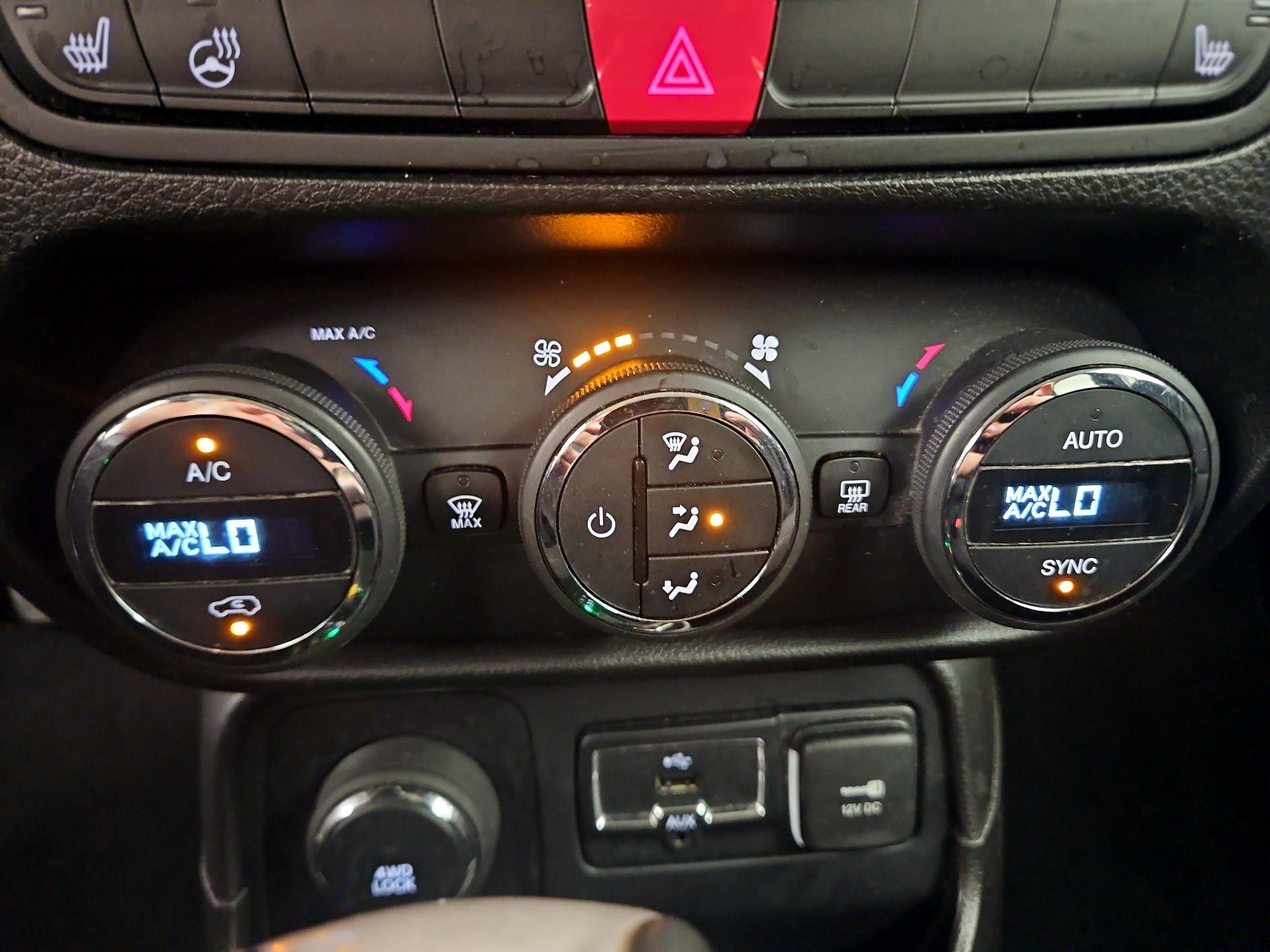 Thumbnail: 2017 Jeep Renegade - 16