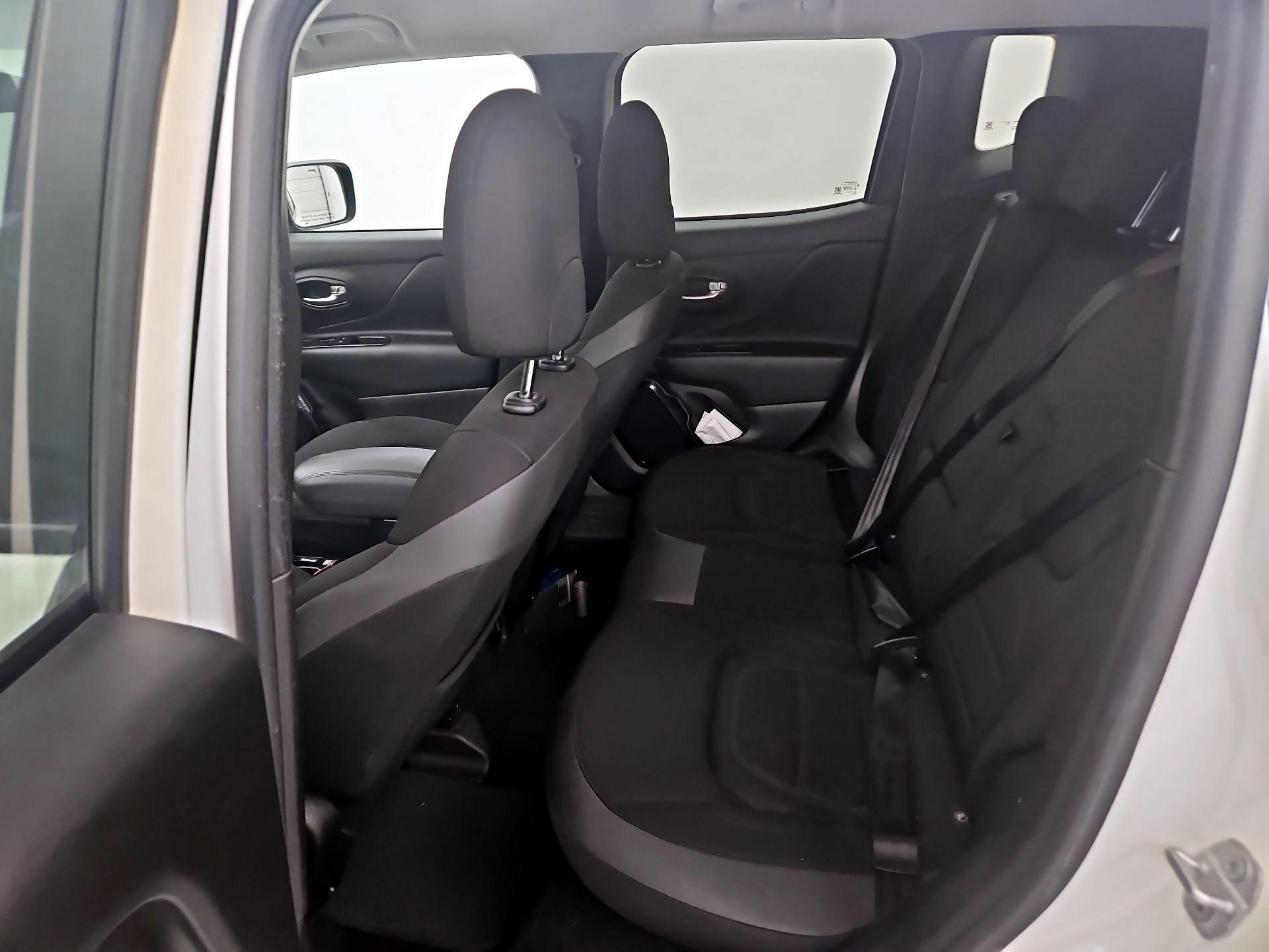 Thumbnail: 2017 Jeep Renegade - 19